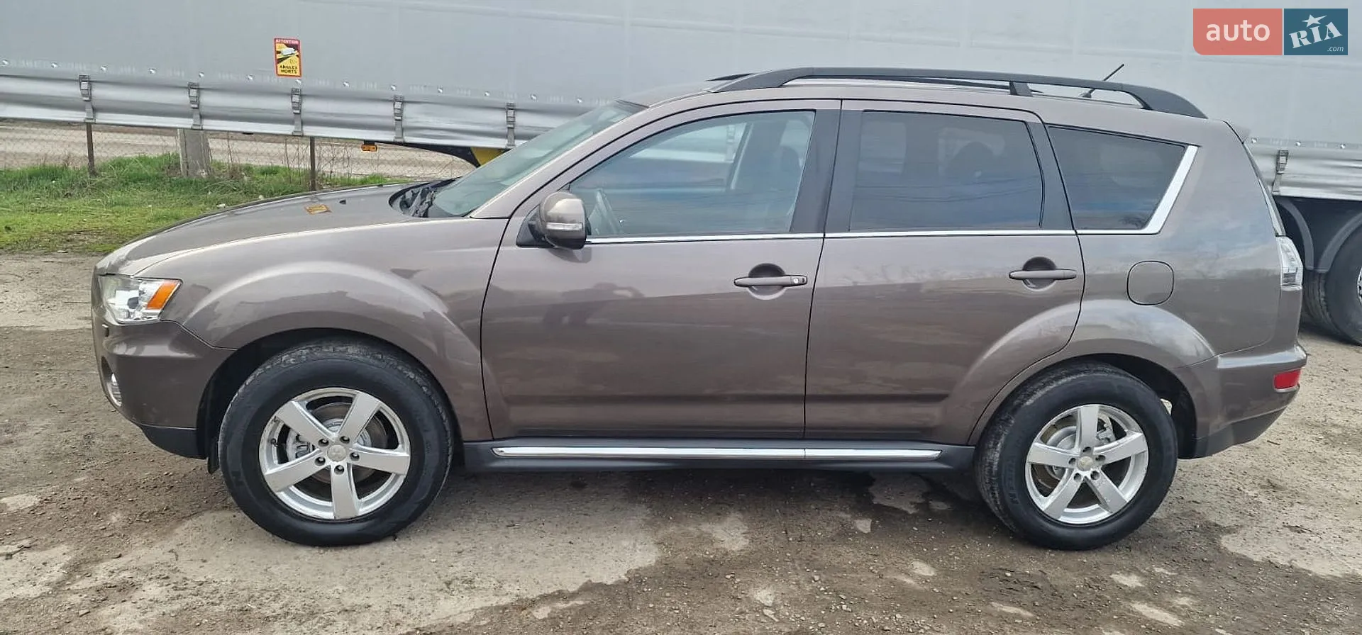 2011 Mitsubishi Outlander - мініатюра 16