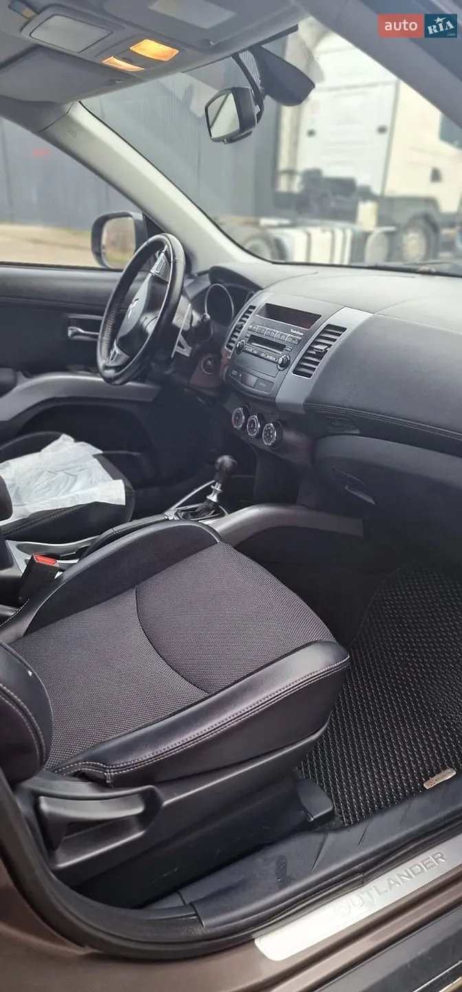 2011 Mitsubishi Outlander - мініатюра 61