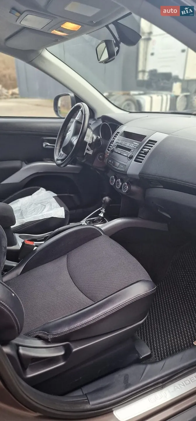 2011 Mitsubishi Outlander - мініатюра 71