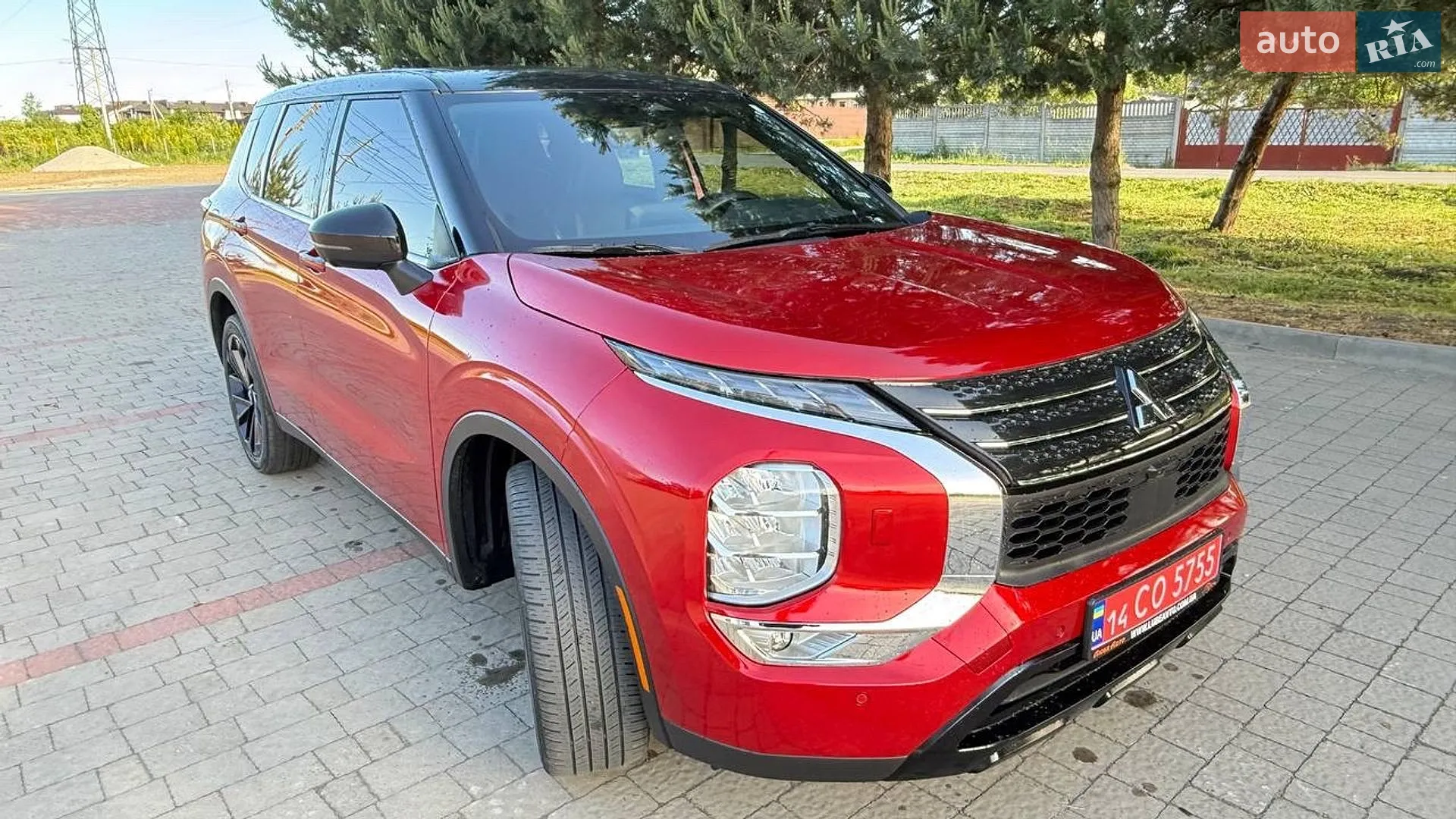 2023 Mitsubishi Outlander - фото 1