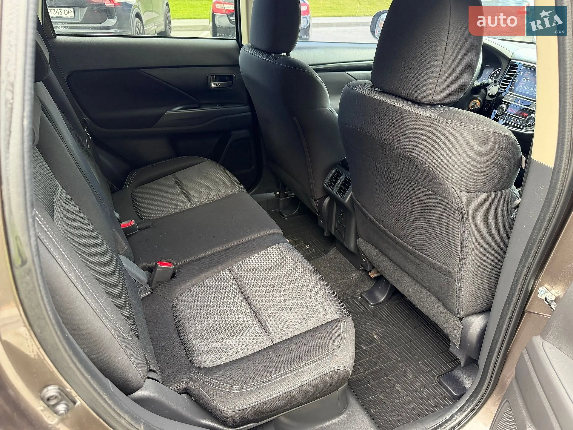 2018 Mitsubishi Outlander - мініатюра 13