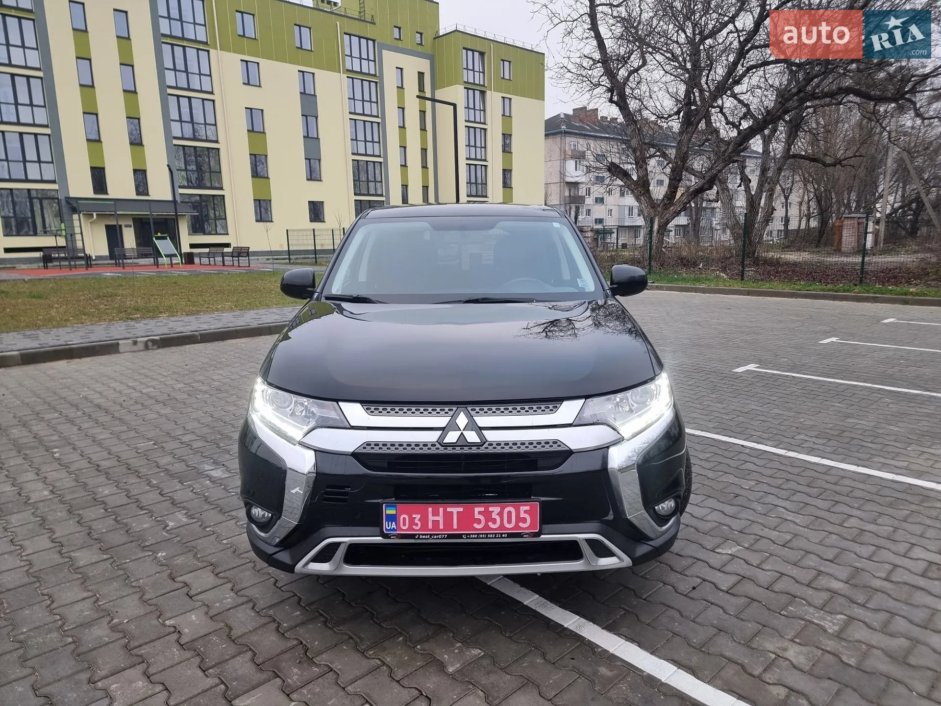 2020 Mitsubishi Outlander - мініатюра 2
