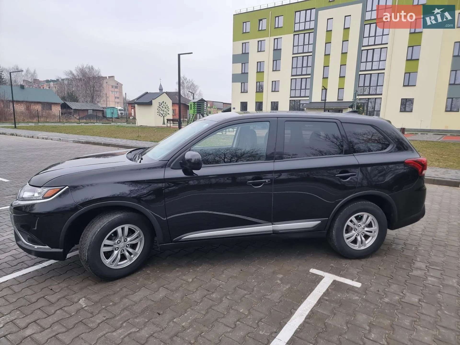 2020 Mitsubishi Outlander - мініатюра 6