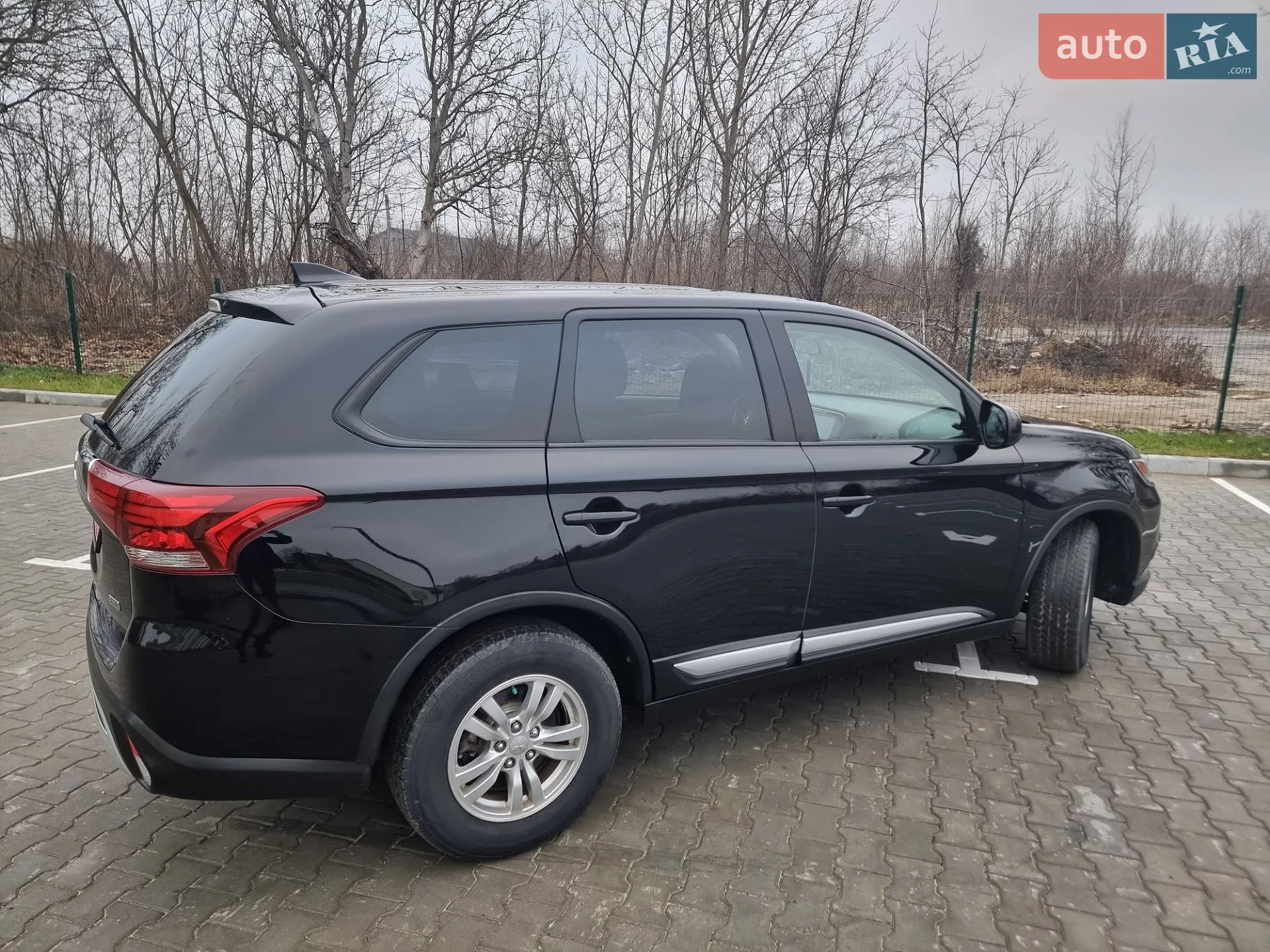 2020 Mitsubishi Outlander - мініатюра 13