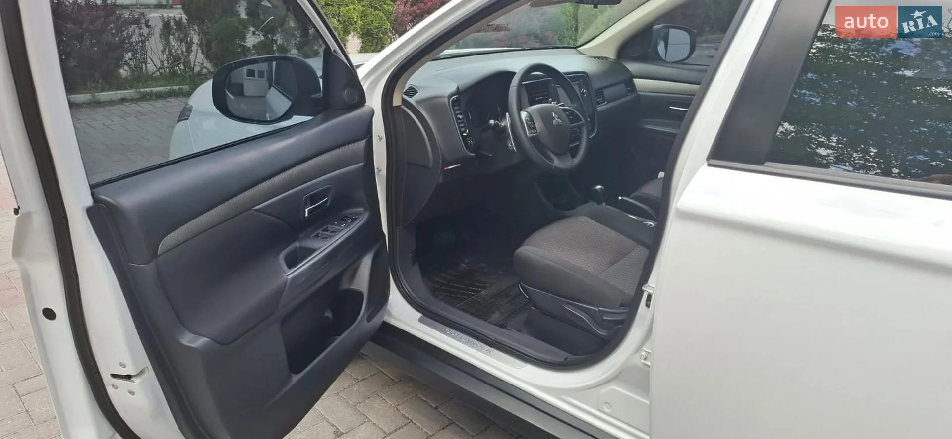 2013 Mitsubishi Outlander - мініатюра 12