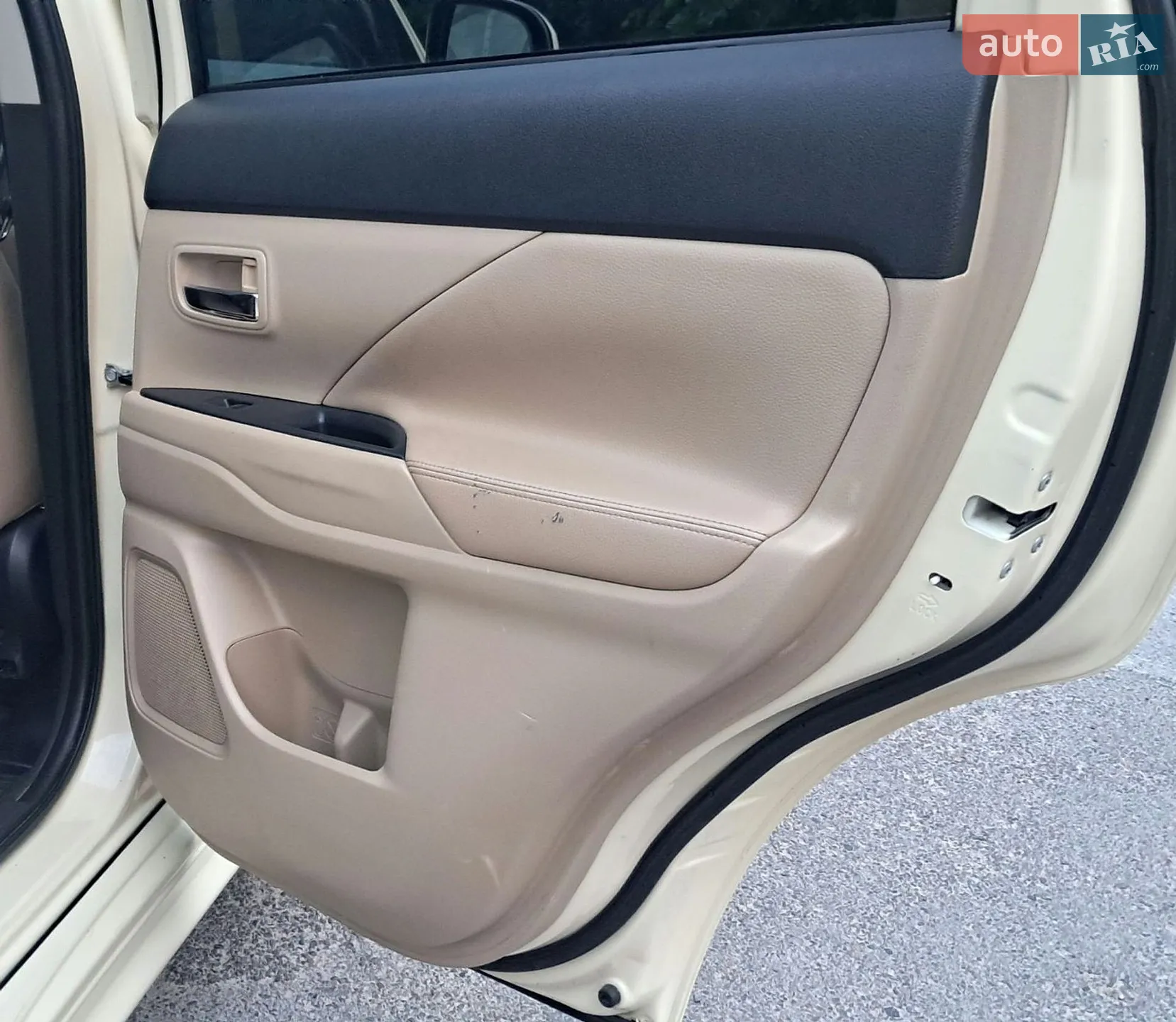 2012 Mitsubishi Outlander - мініатюра 26