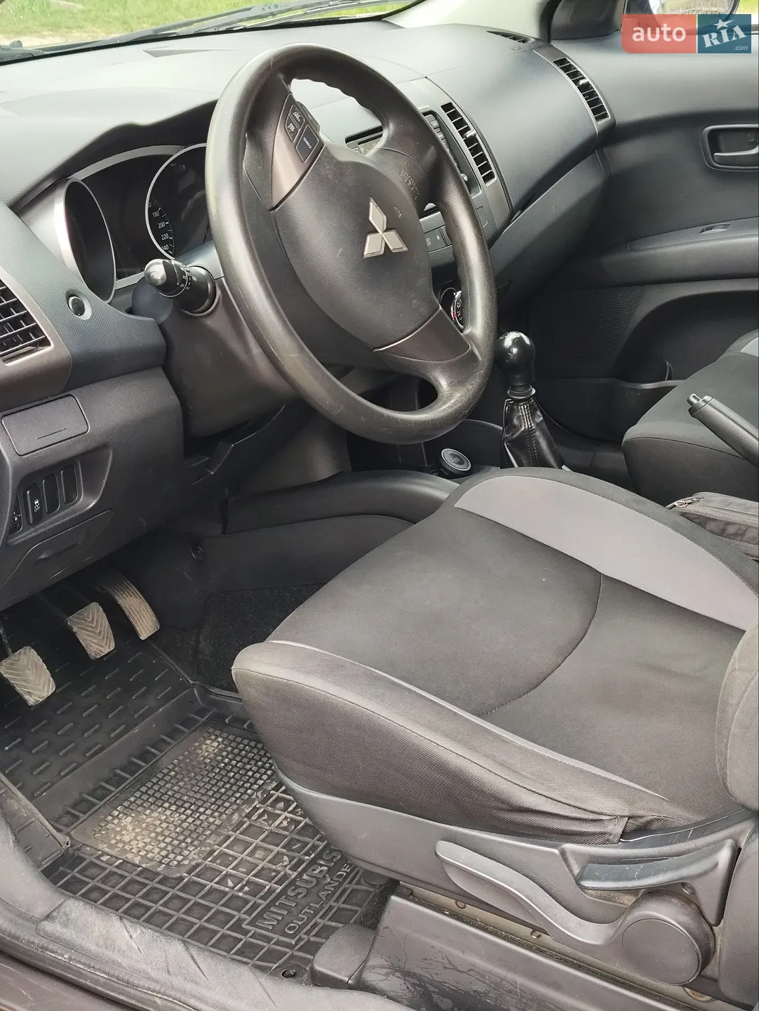 2010 Mitsubishi Outlander - мініатюра 10