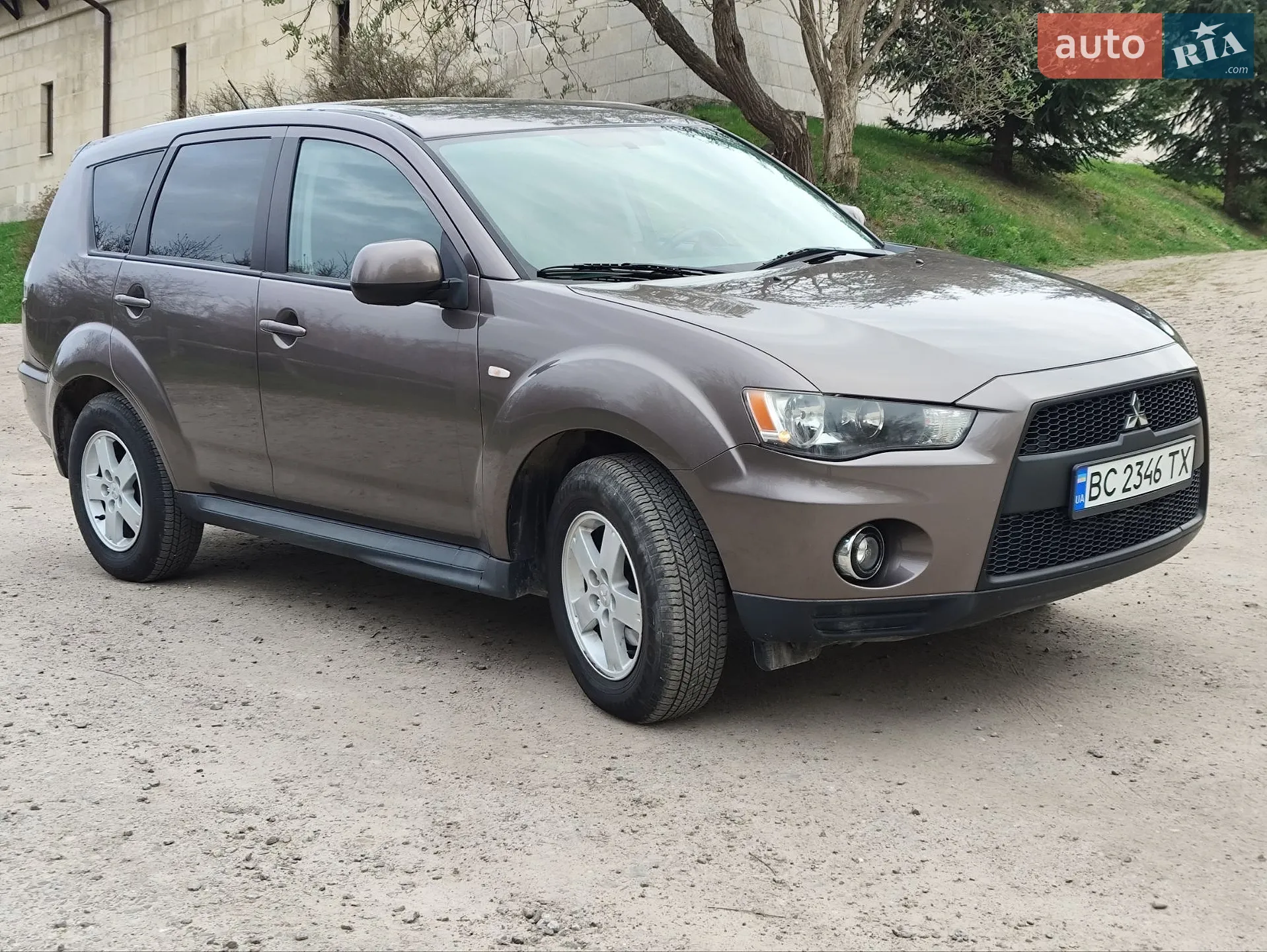 2010 Mitsubishi Outlander - фото 1