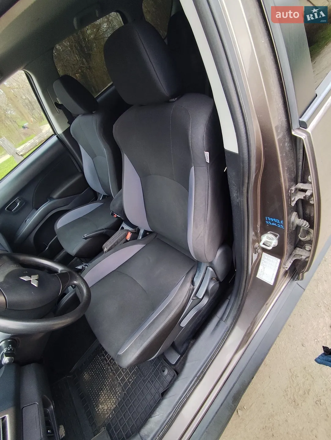 2010 Mitsubishi Outlander - мініатюра 11