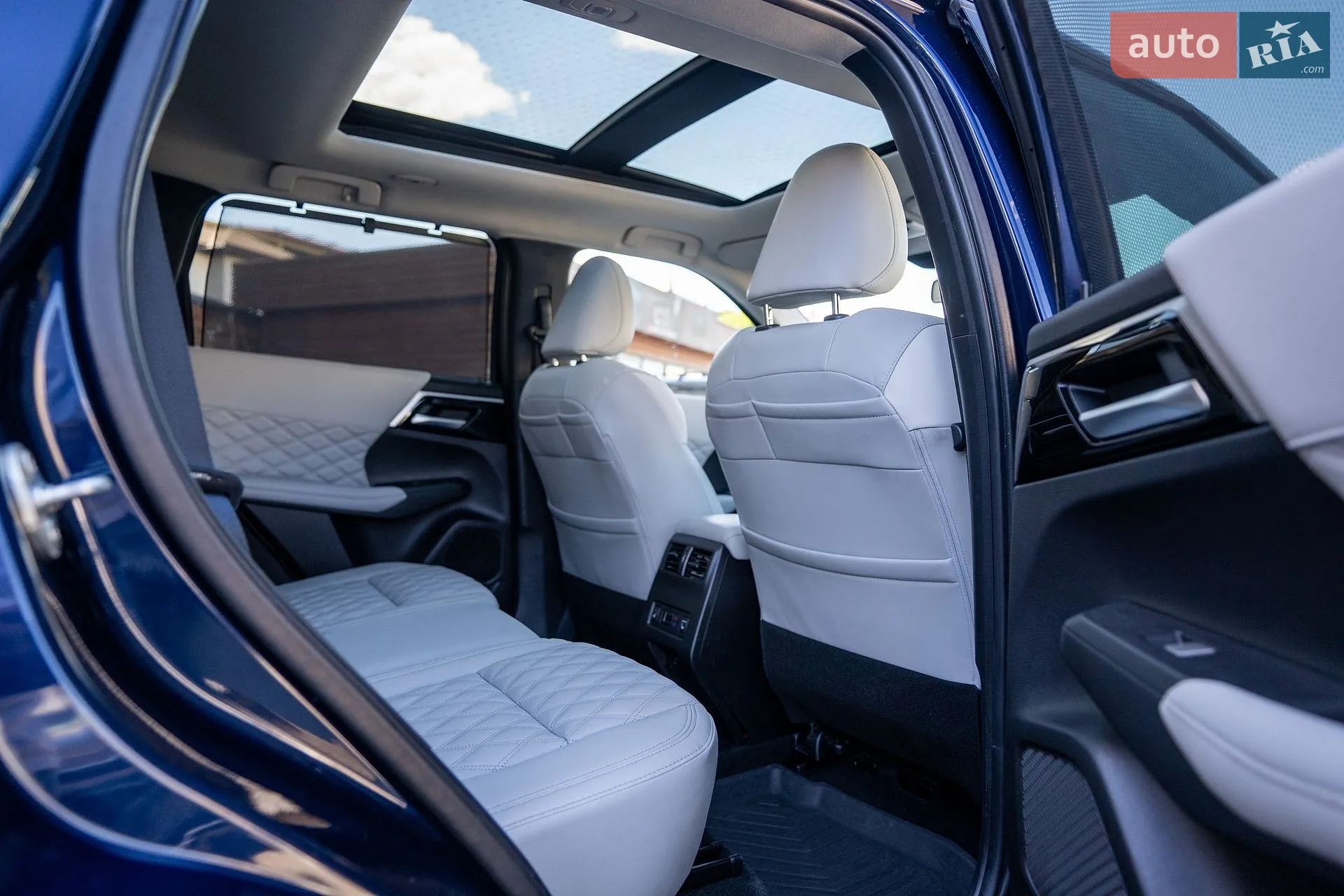 2023 Mitsubishi Outlander - мініатюра 32