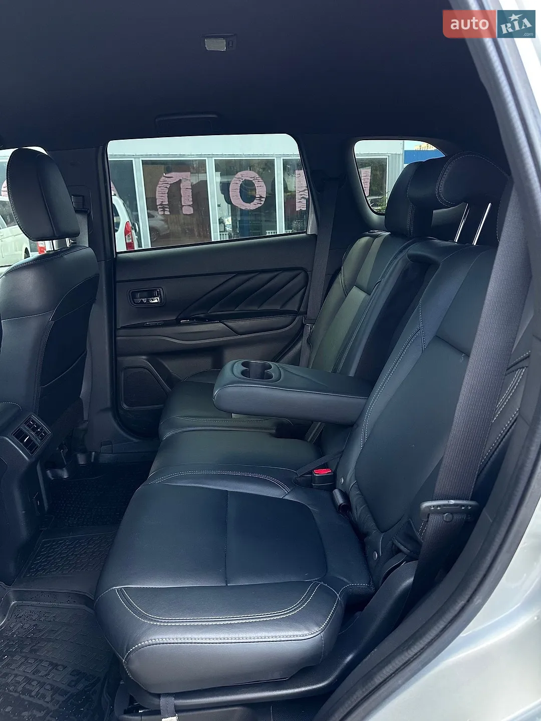 2022 Mitsubishi Outlander - мініатюра 12