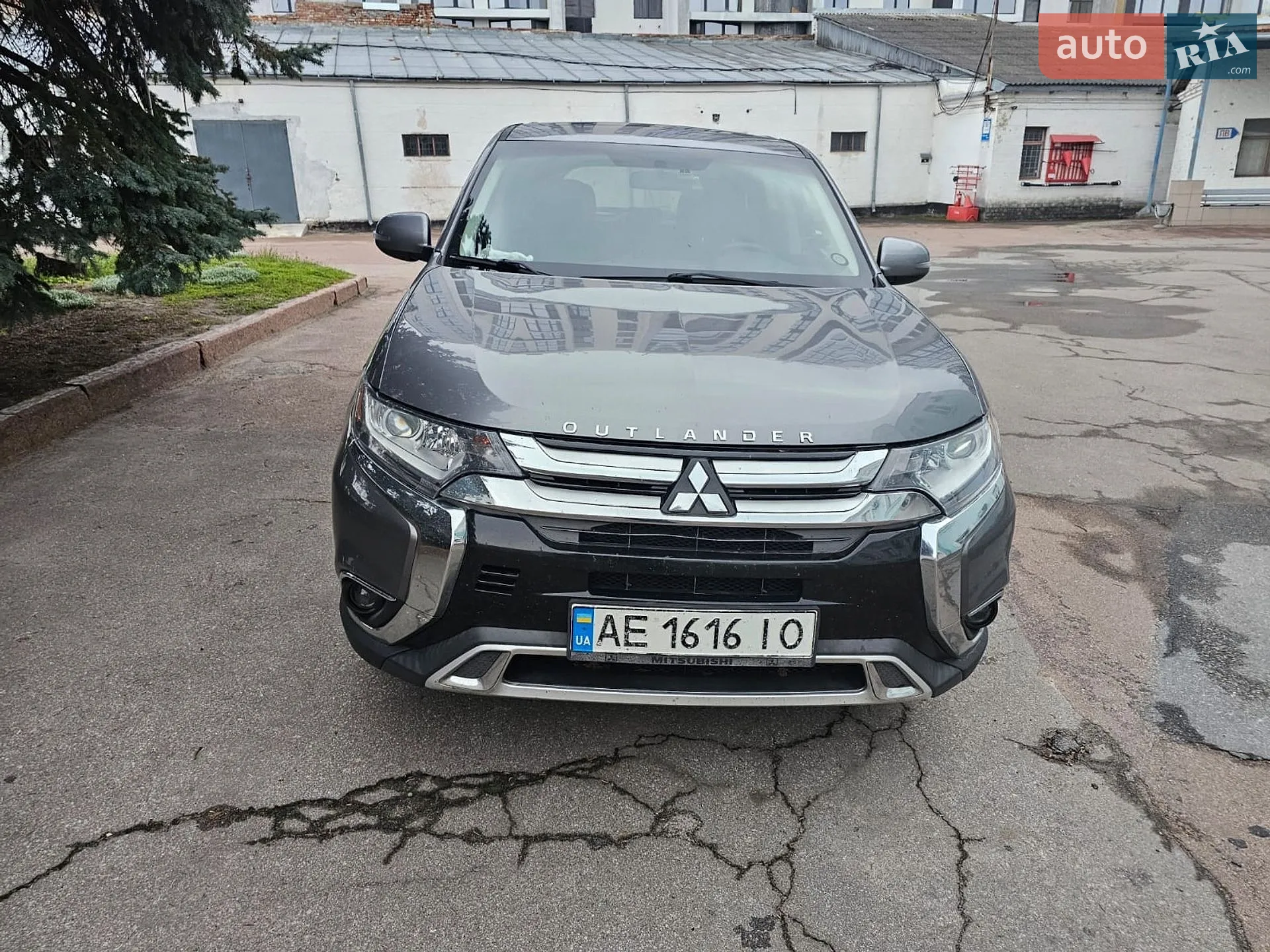 2018 Mitsubishi Outlander - фото 1