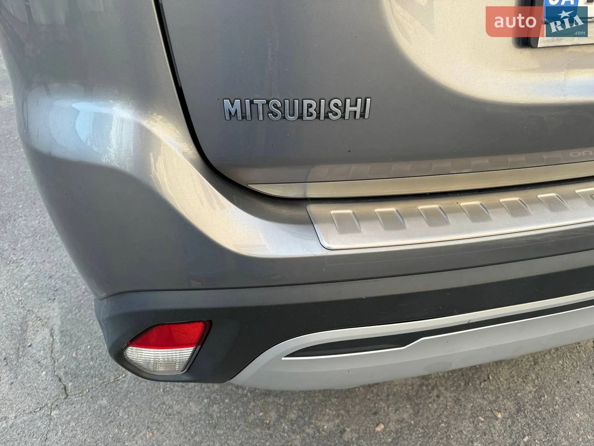 2018 Mitsubishi Outlander - мініатюра 10