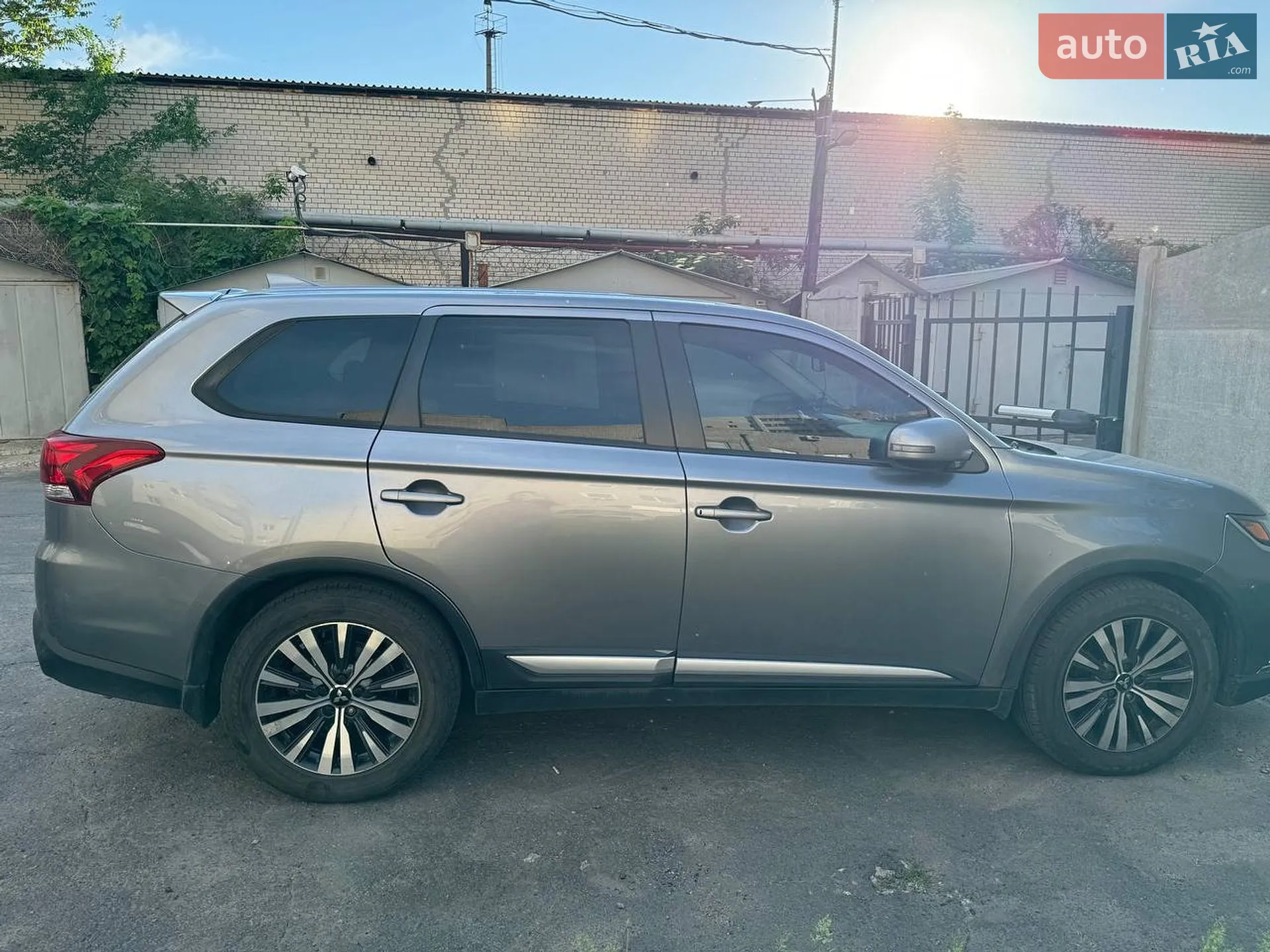 2018 Mitsubishi Outlander - мініатюра 16