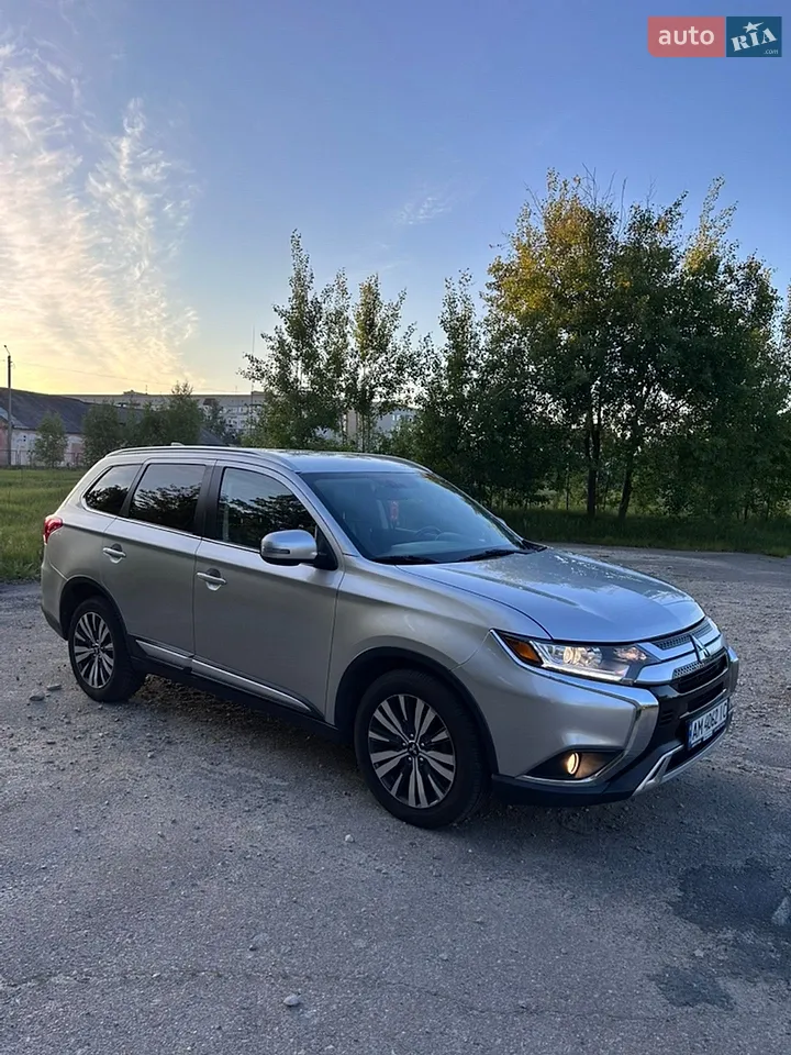 2018 Mitsubishi Outlander - мініатюра 30