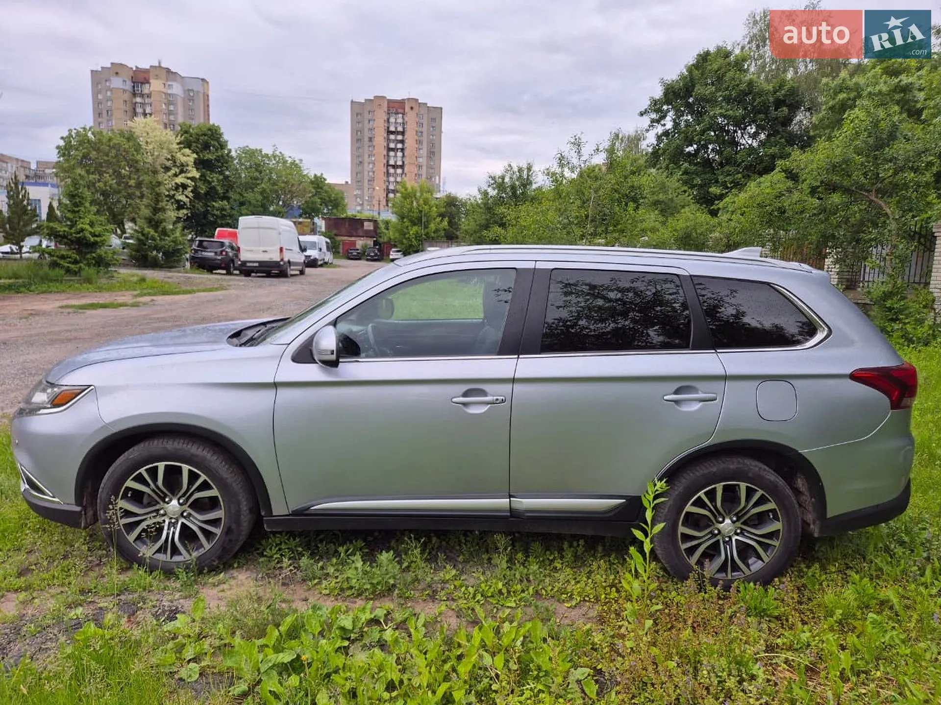 2017 Mitsubishi Outlander - мініатюра 2