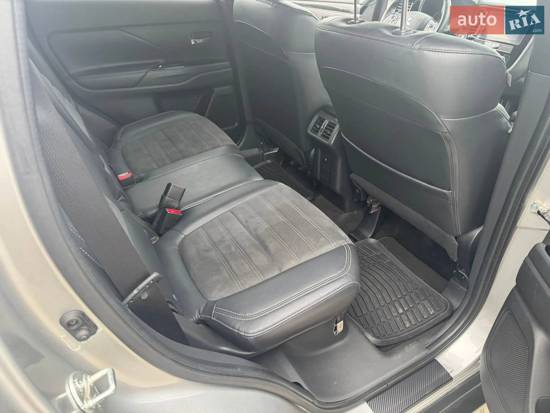 2018 Mitsubishi Outlander - мініатюра 11