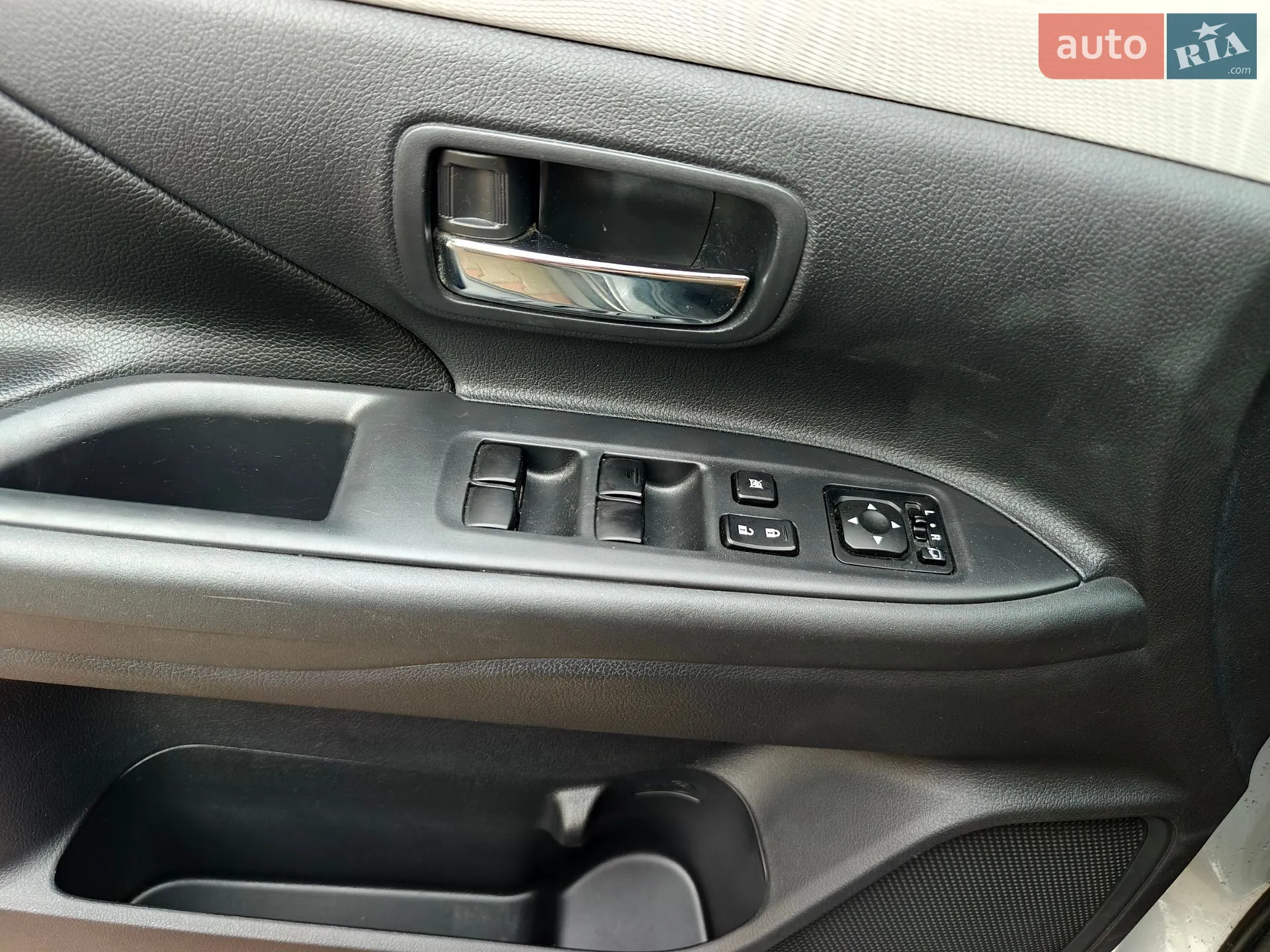 2015 Mitsubishi Outlander - мініатюра 29