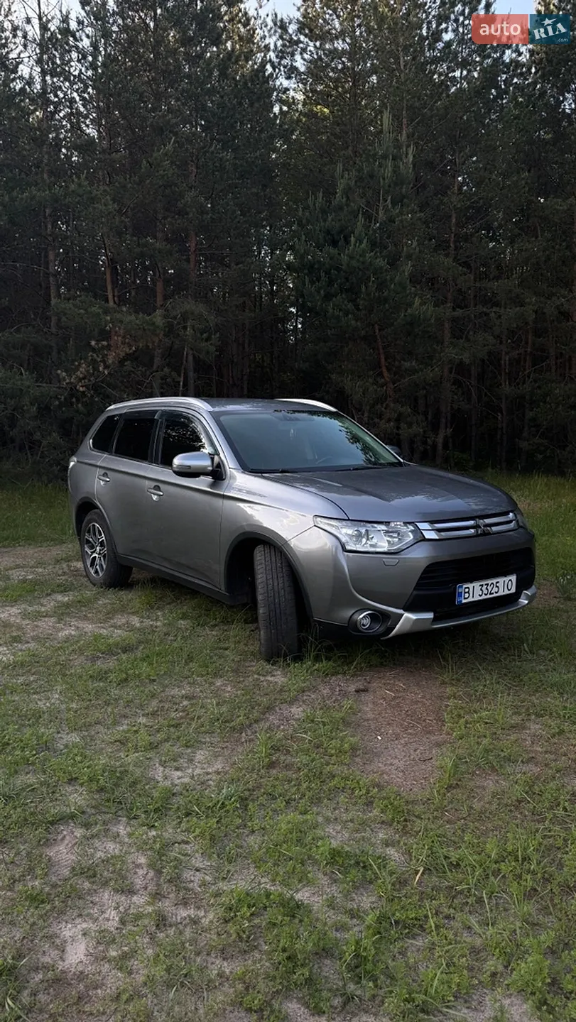 2014 Mitsubishi Outlander - фото 1