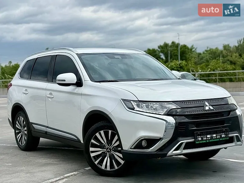 Mitsubishi Outlander 2020