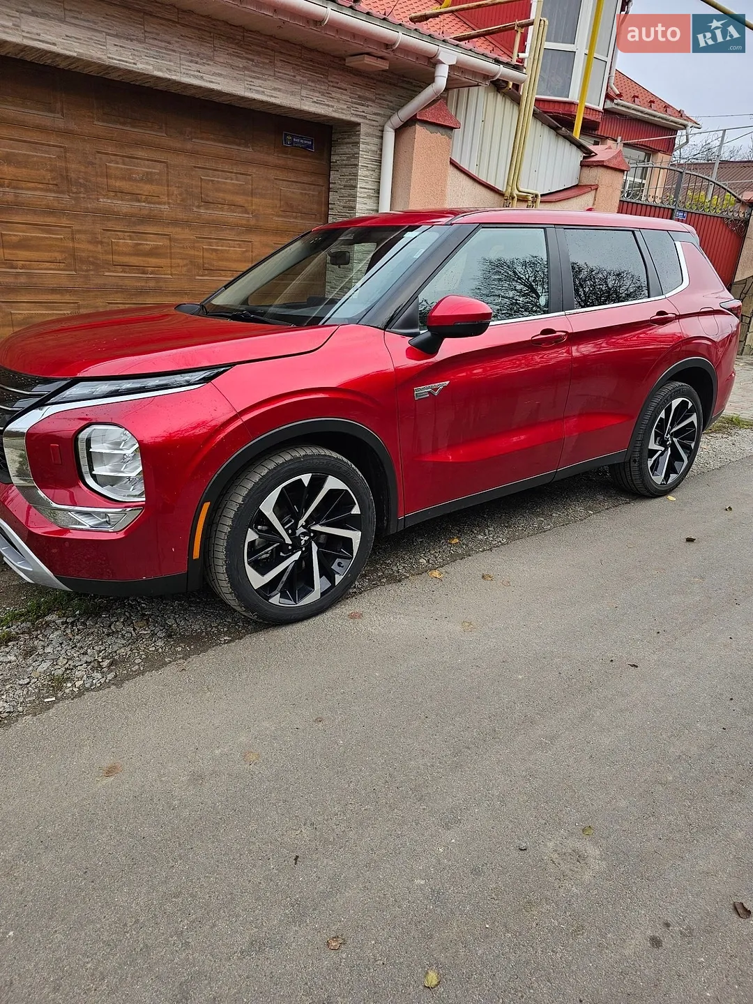 2023 Mitsubishi Outlander - фото 1