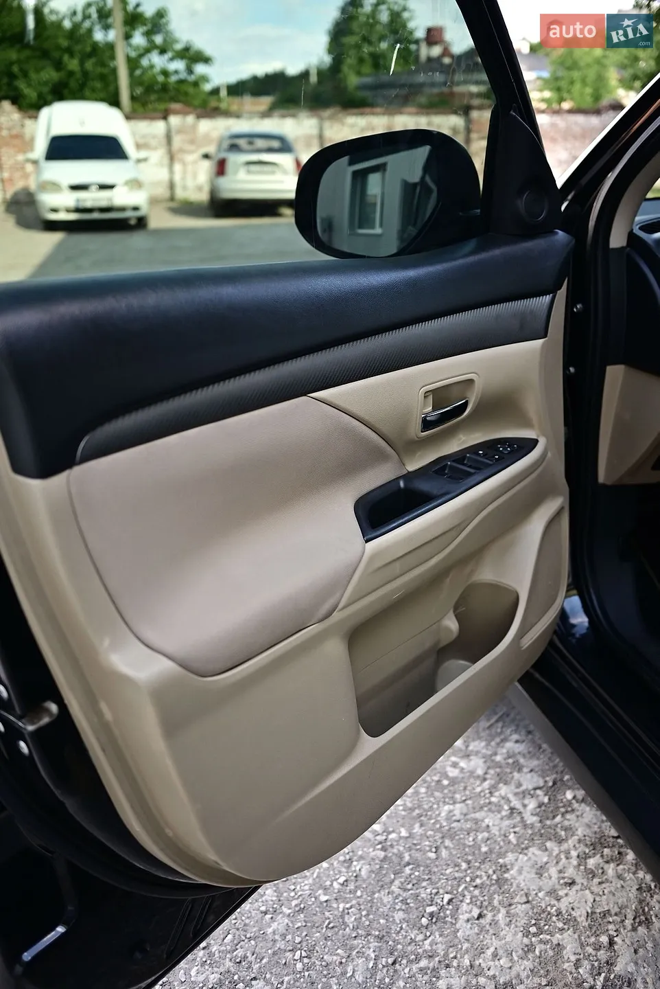 2013 Mitsubishi Outlander - мініатюра 10