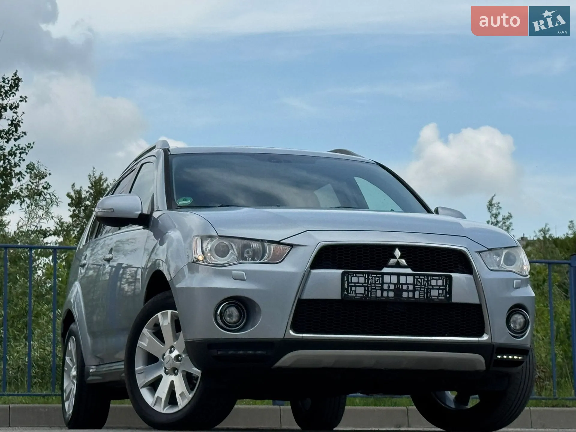 2012 Mitsubishi Outlander - фото 1