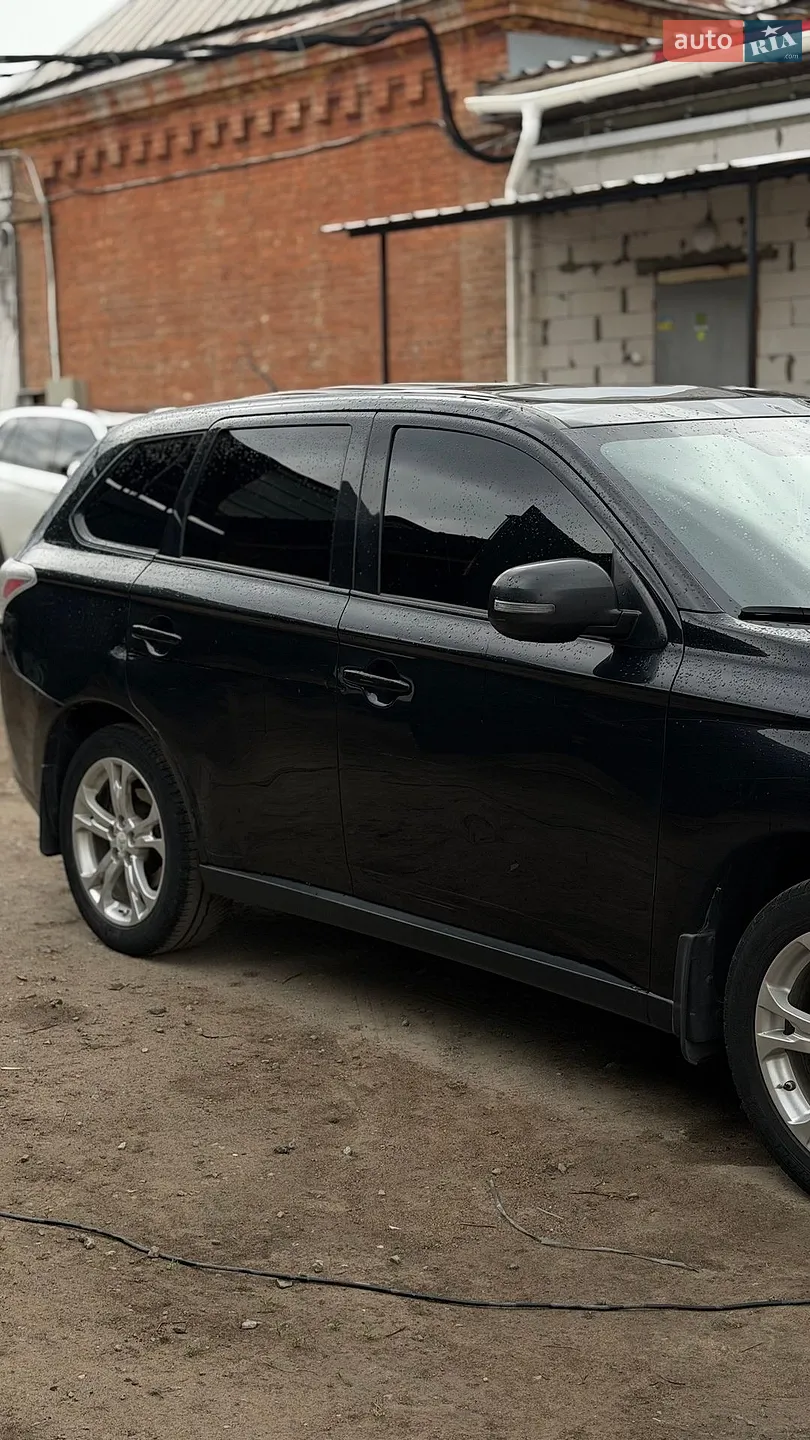 2013 Mitsubishi Outlander - мініатюра 16