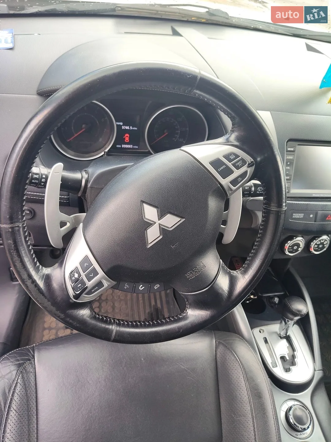 2010 Mitsubishi Outlander - мініатюра 16