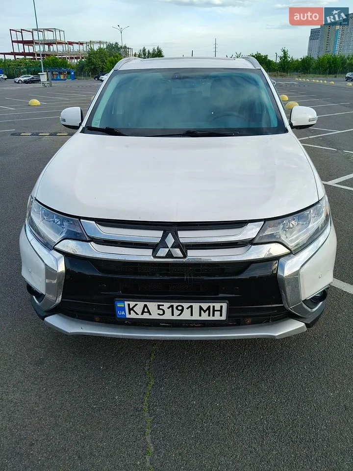 2016 Mitsubishi Outlander - мініатюра 32