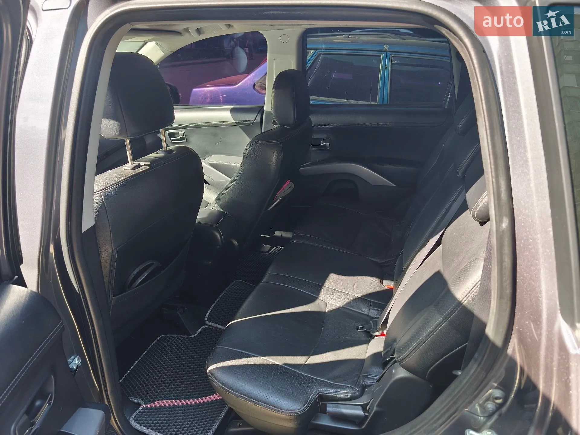 2011 Mitsubishi Outlander - мініатюра 12