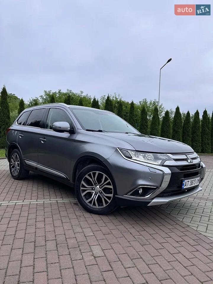 2016 Mitsubishi Outlander - мініатюра 15