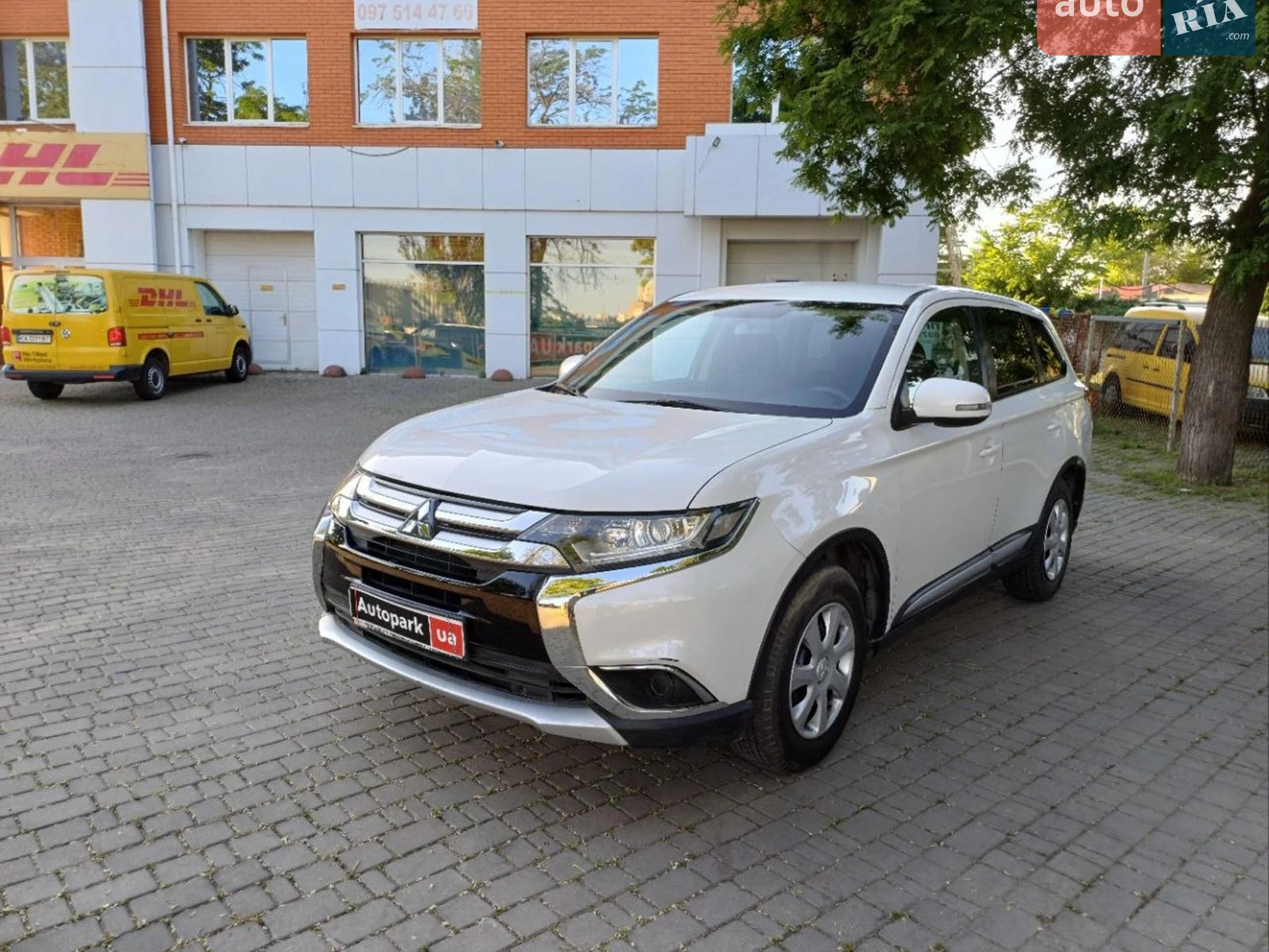 2016 Mitsubishi Outlander - фото 1