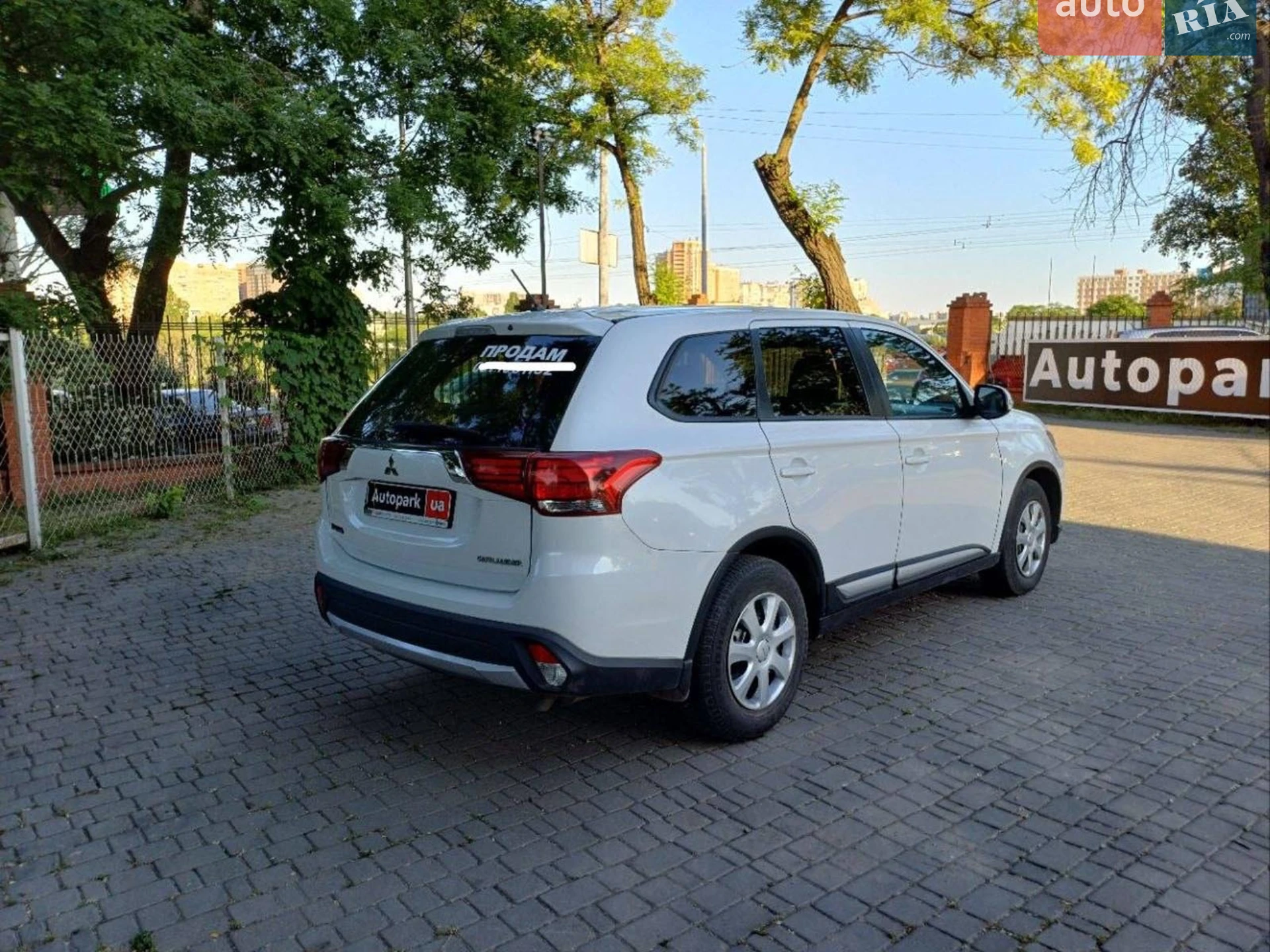 2016 Mitsubishi Outlander - мініатюра 17