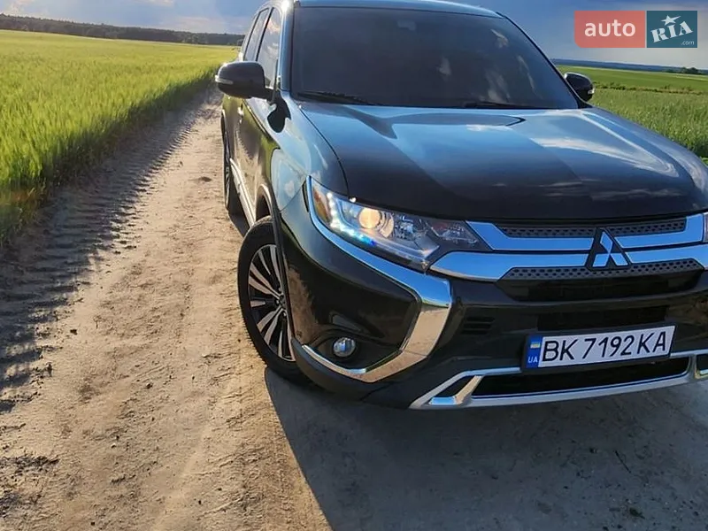 Mitsubishi Outlander 2020