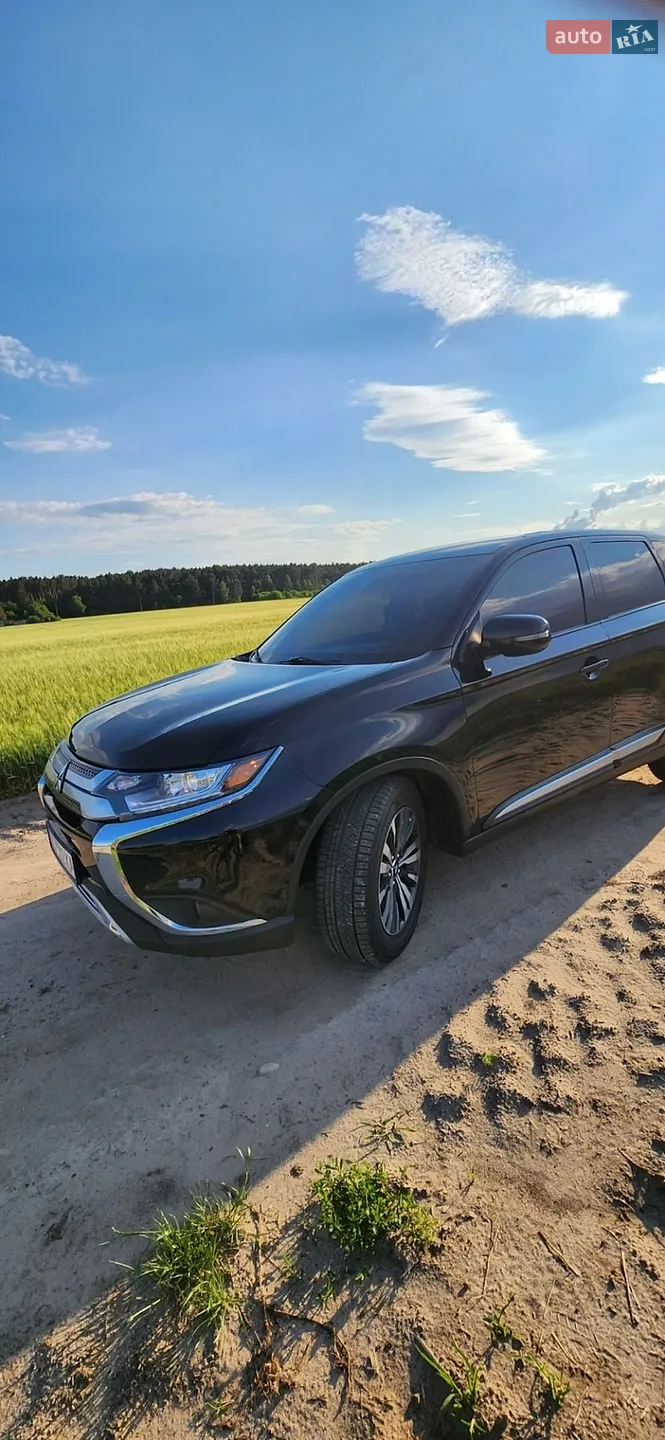 2020 Mitsubishi Outlander - мініатюра 12