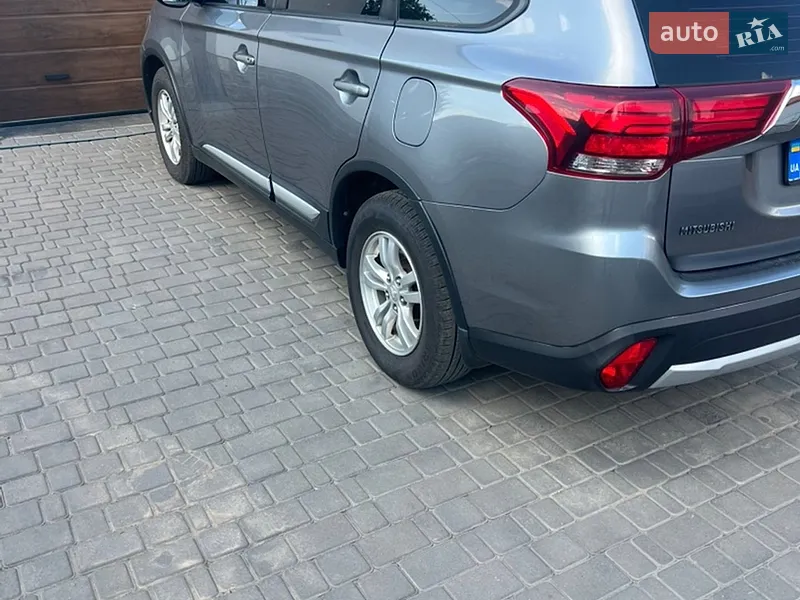 Mitsubishi Outlander