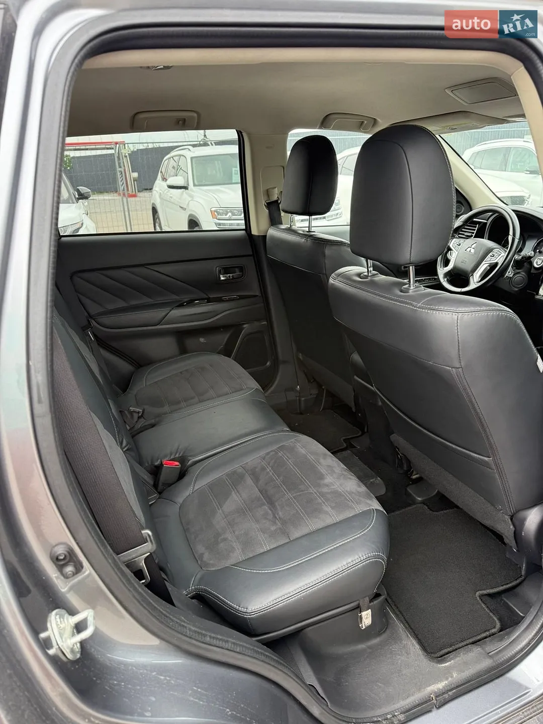 2018 Mitsubishi Outlander - мініатюра 6