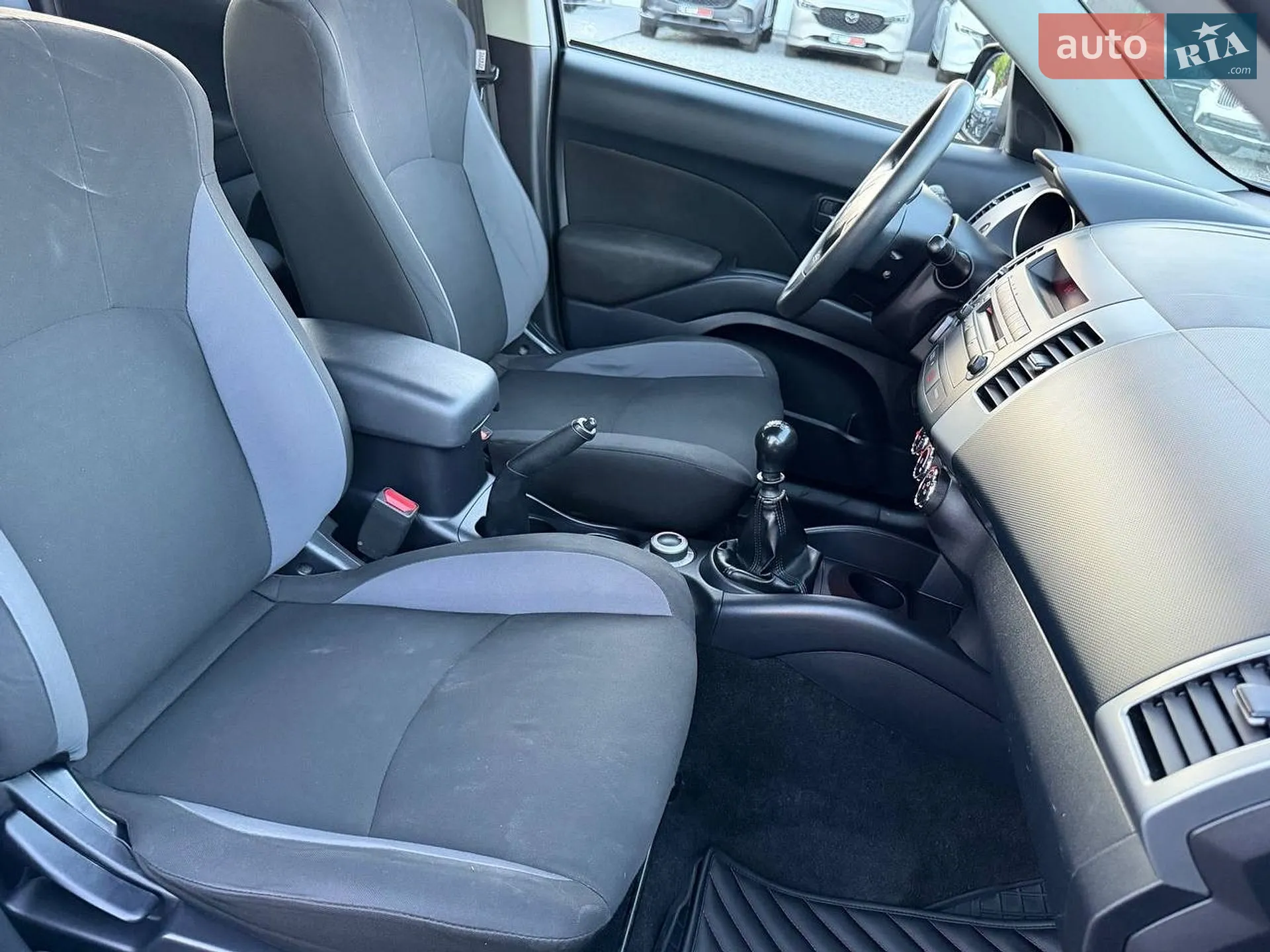 2011 Mitsubishi Outlander - мініатюра 32