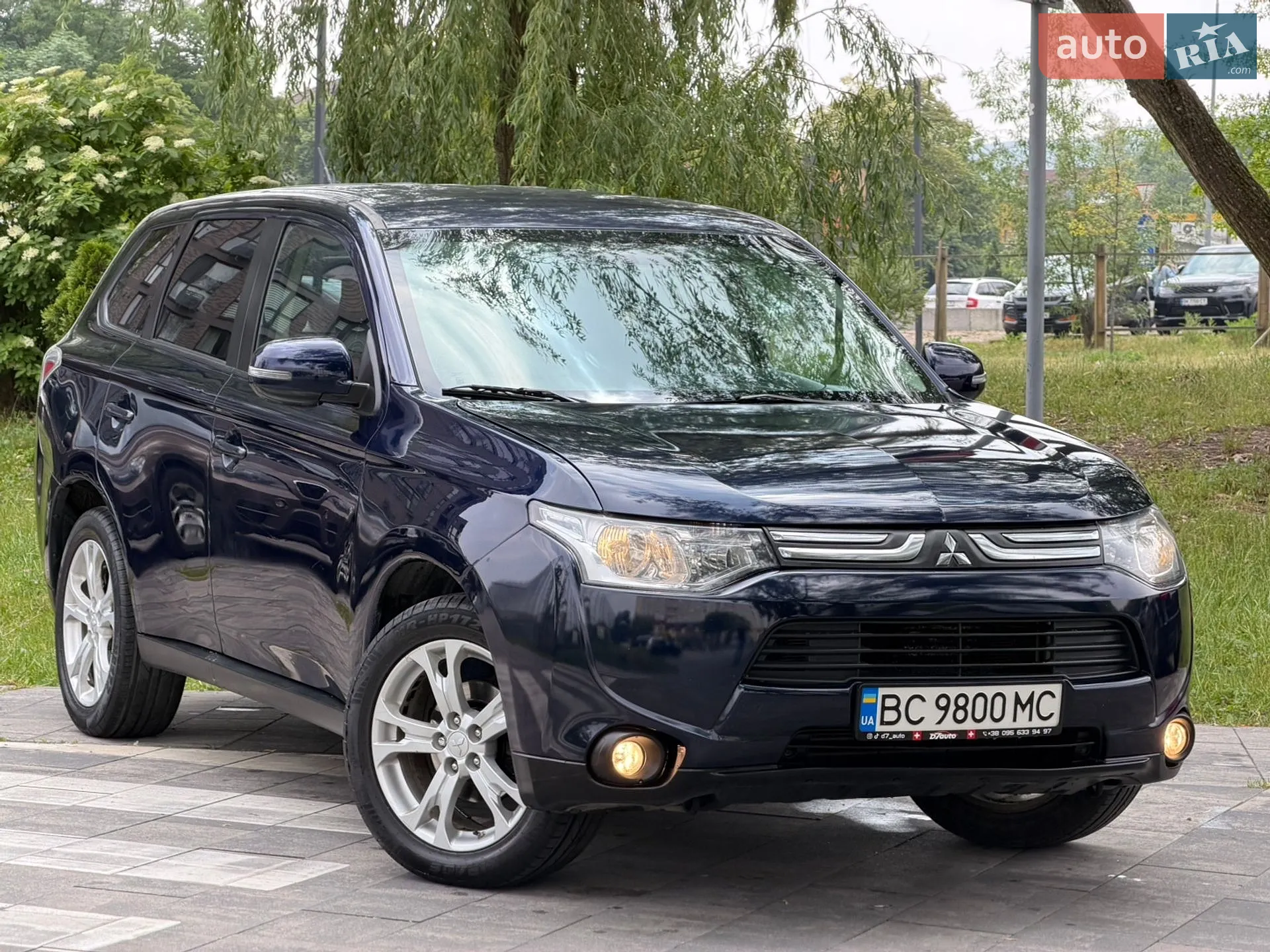 2013 Mitsubishi Outlander - фото 1