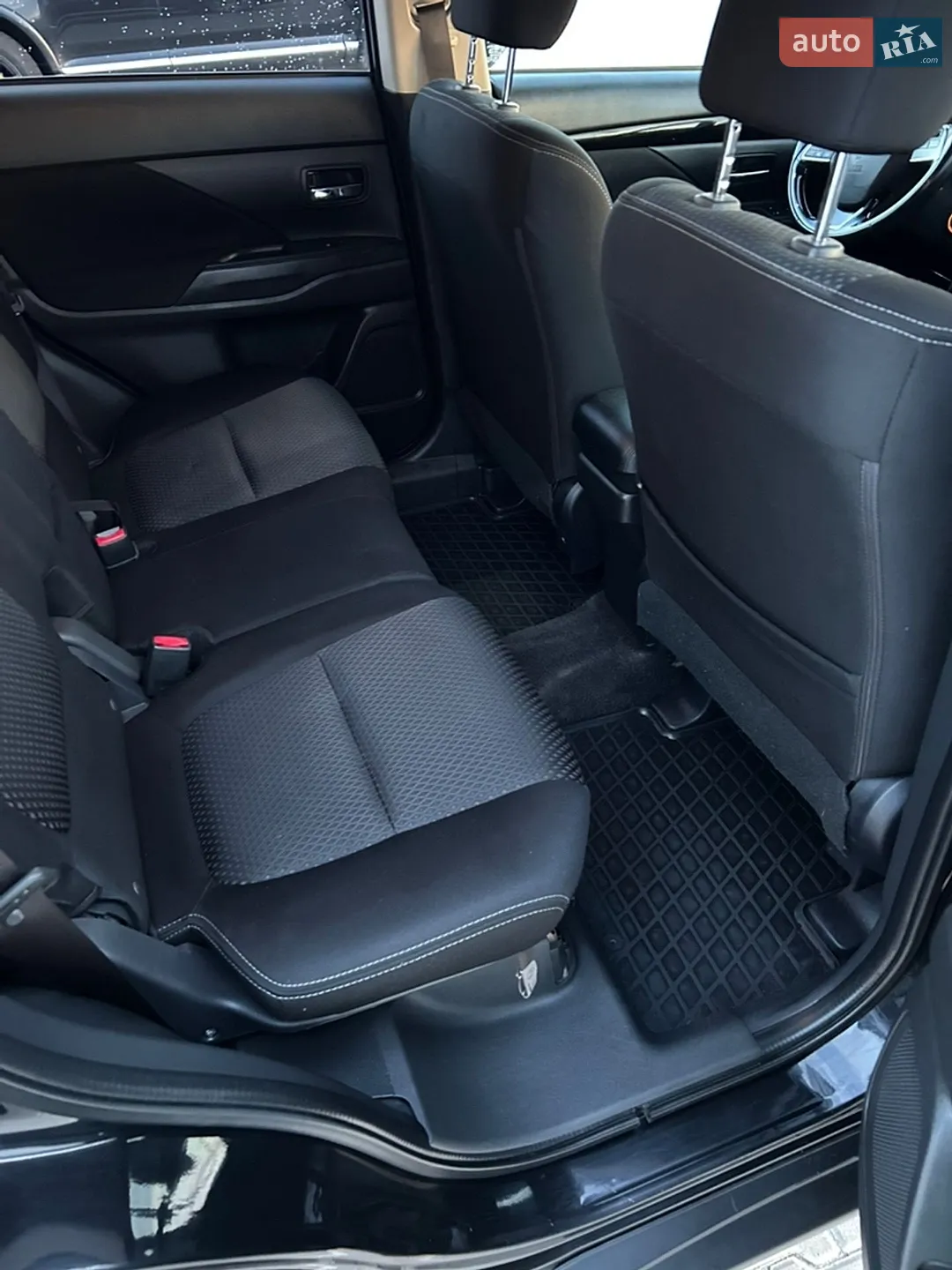 2017 Mitsubishi Outlander - мініатюра 13