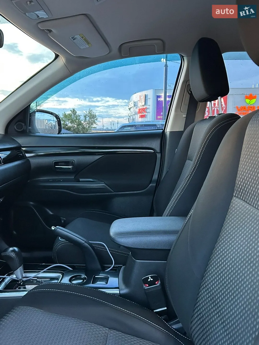 2017 Mitsubishi Outlander - мініатюра 20