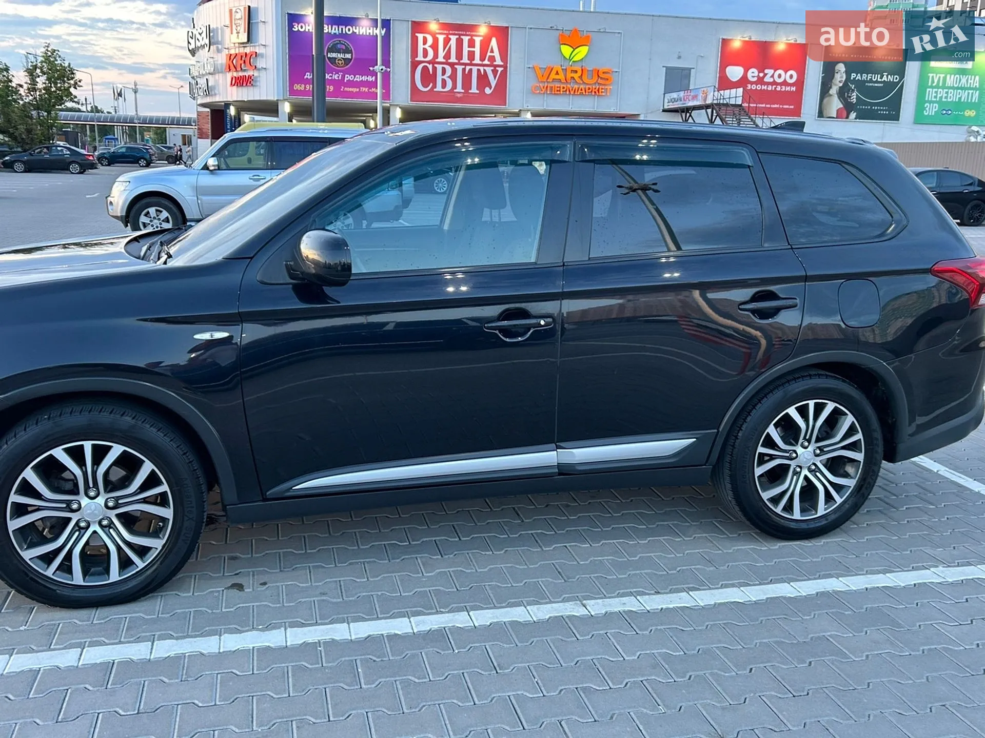 2017 Mitsubishi Outlander - мініатюра 27