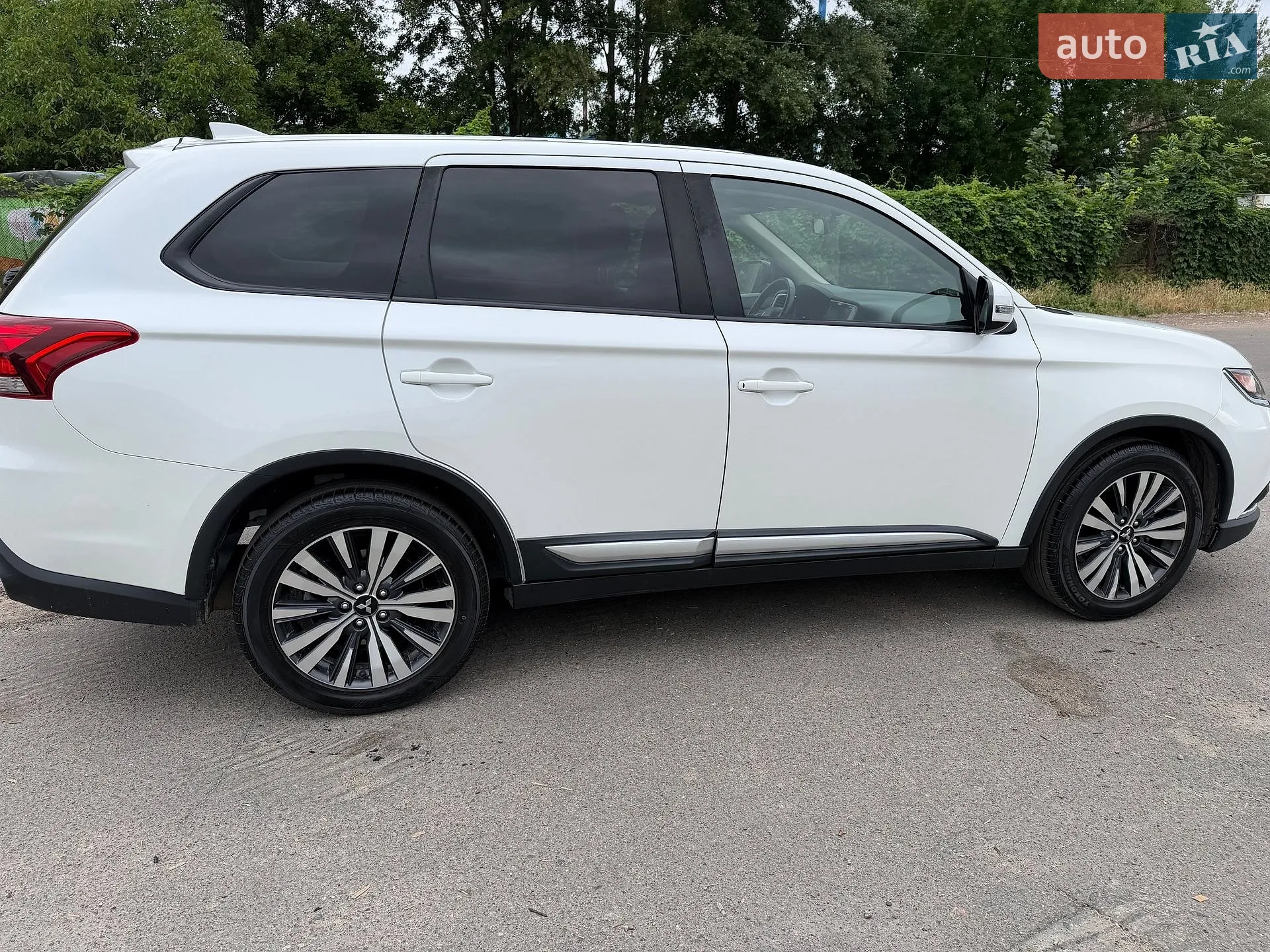 2019 Mitsubishi Outlander - мініатюра 11