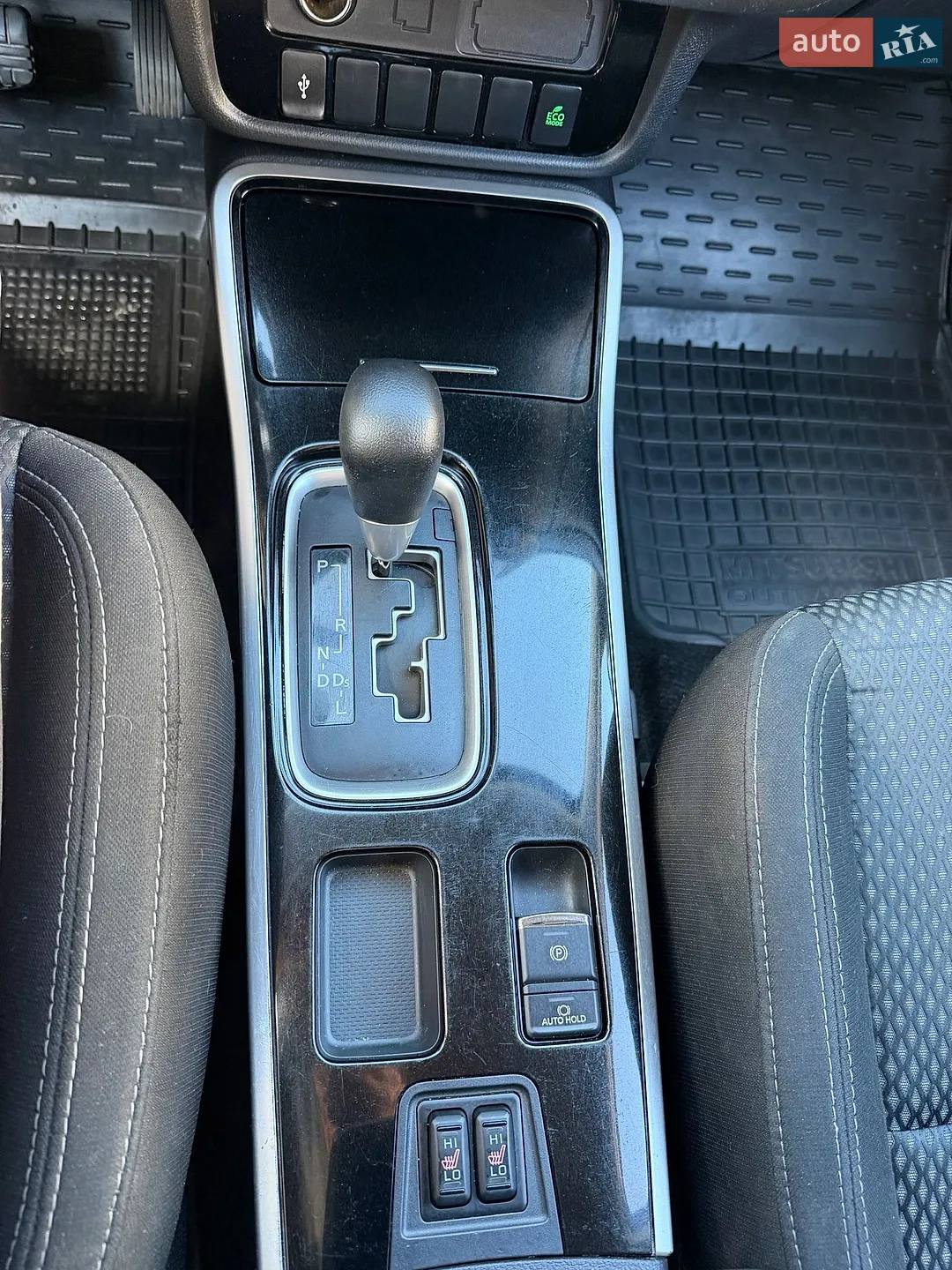 2020 Mitsubishi Outlander - мініатюра 28
