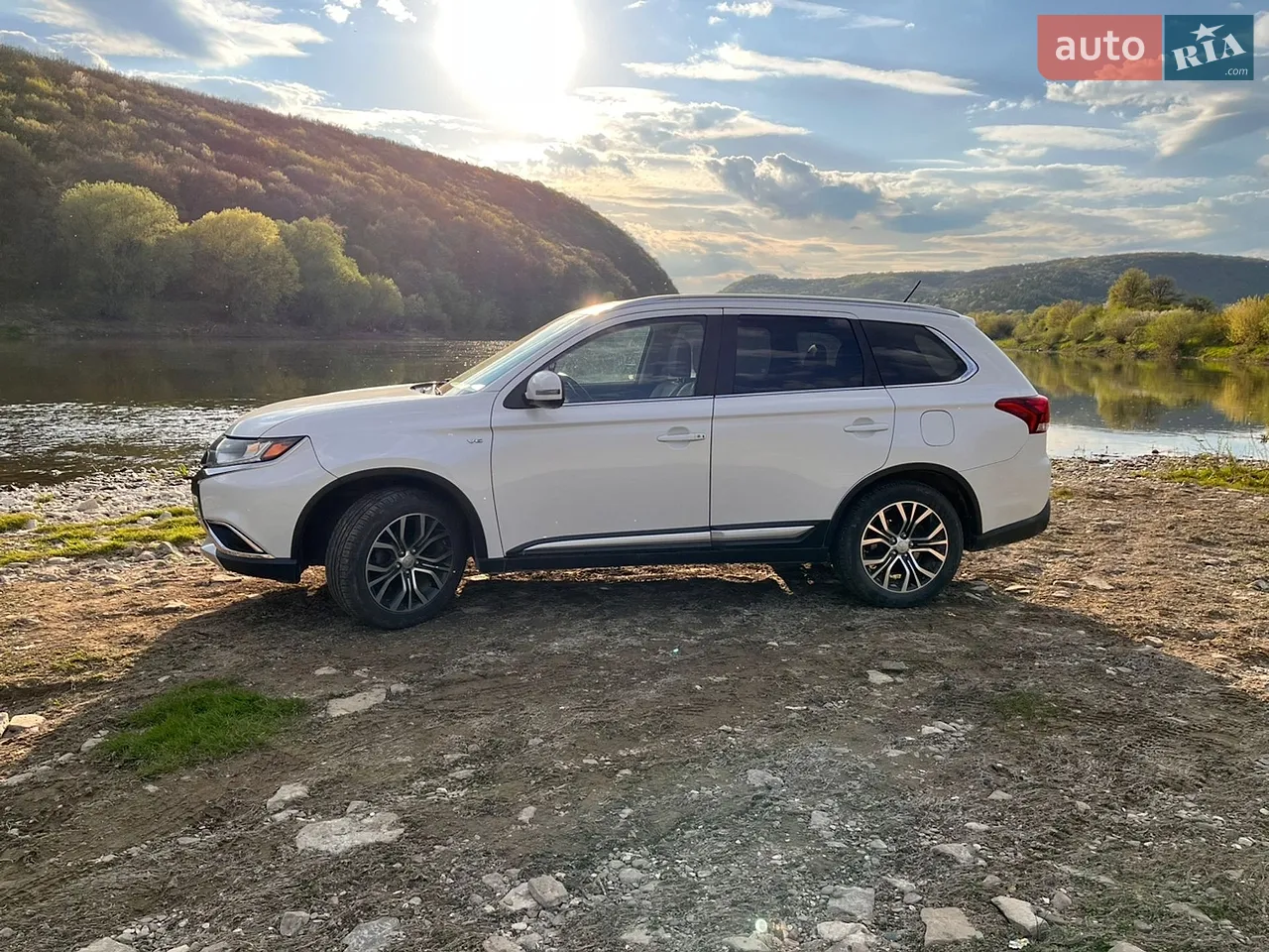 2015 Mitsubishi Outlander - мініатюра 24