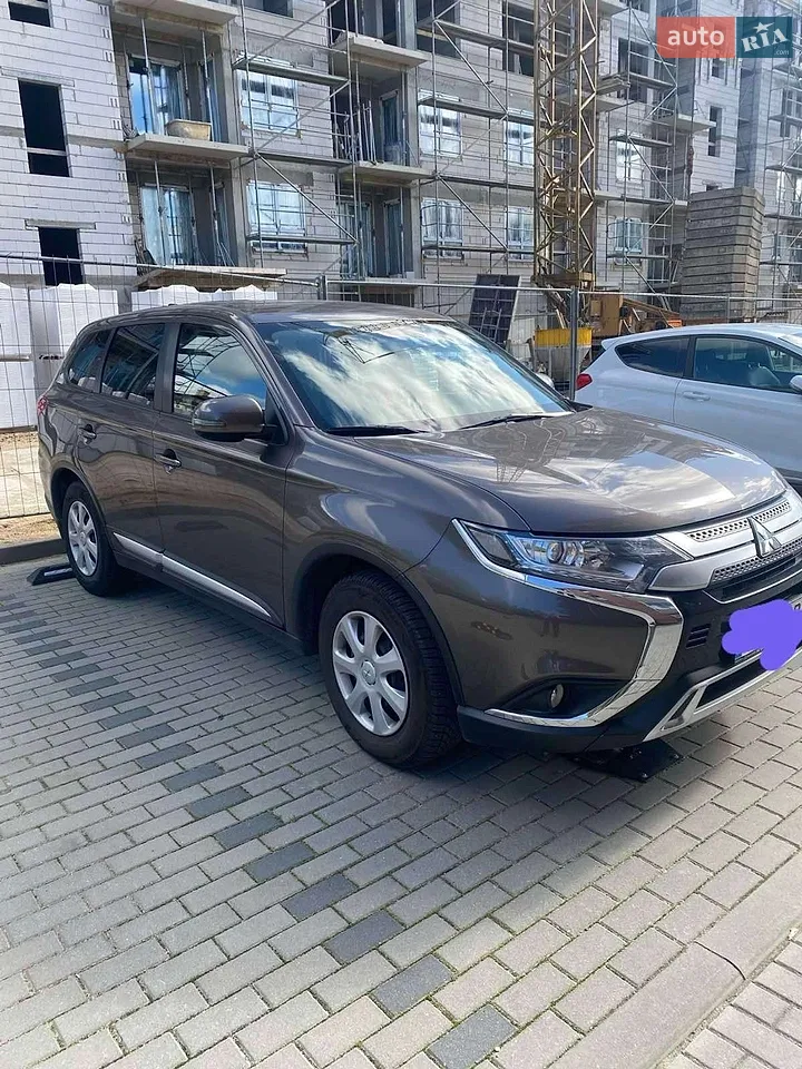 2021 Mitsubishi Outlander - мініатюра 13