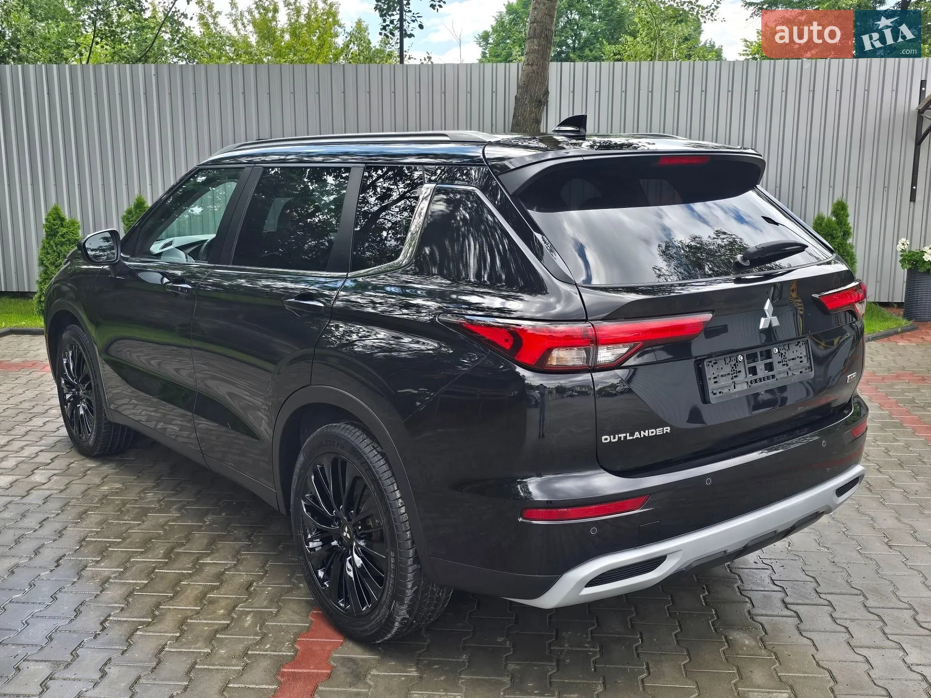 2022 Mitsubishi Outlander - мініатюра 14