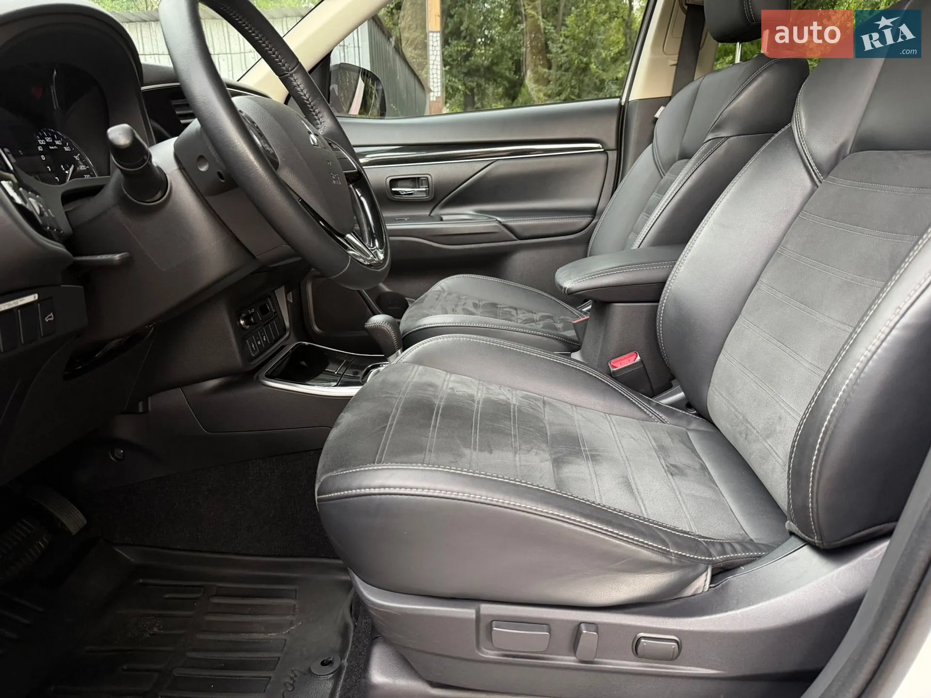 2021 Mitsubishi Outlander - мініатюра 14