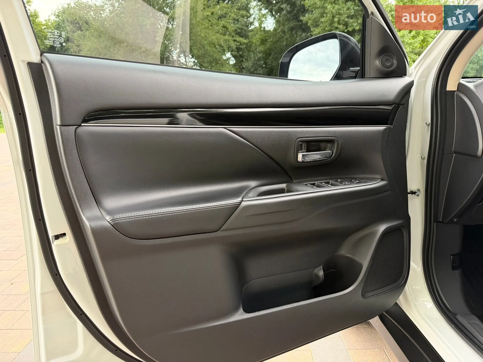 2021 Mitsubishi Outlander - мініатюра 16
